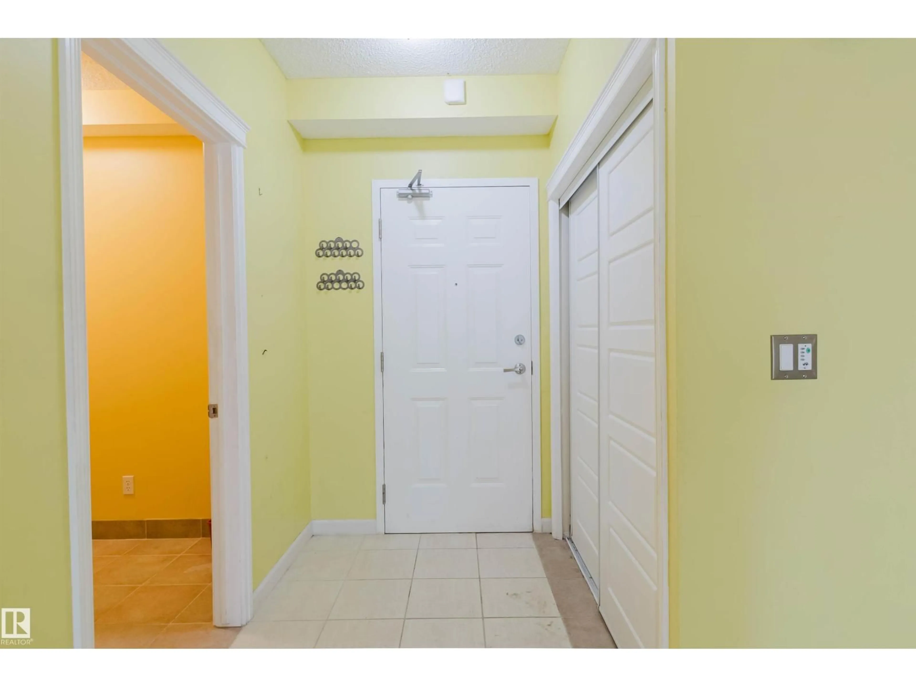 Indoor entryway for #406 - 9120 156 ST, Edmonton Alberta T5R1Y8