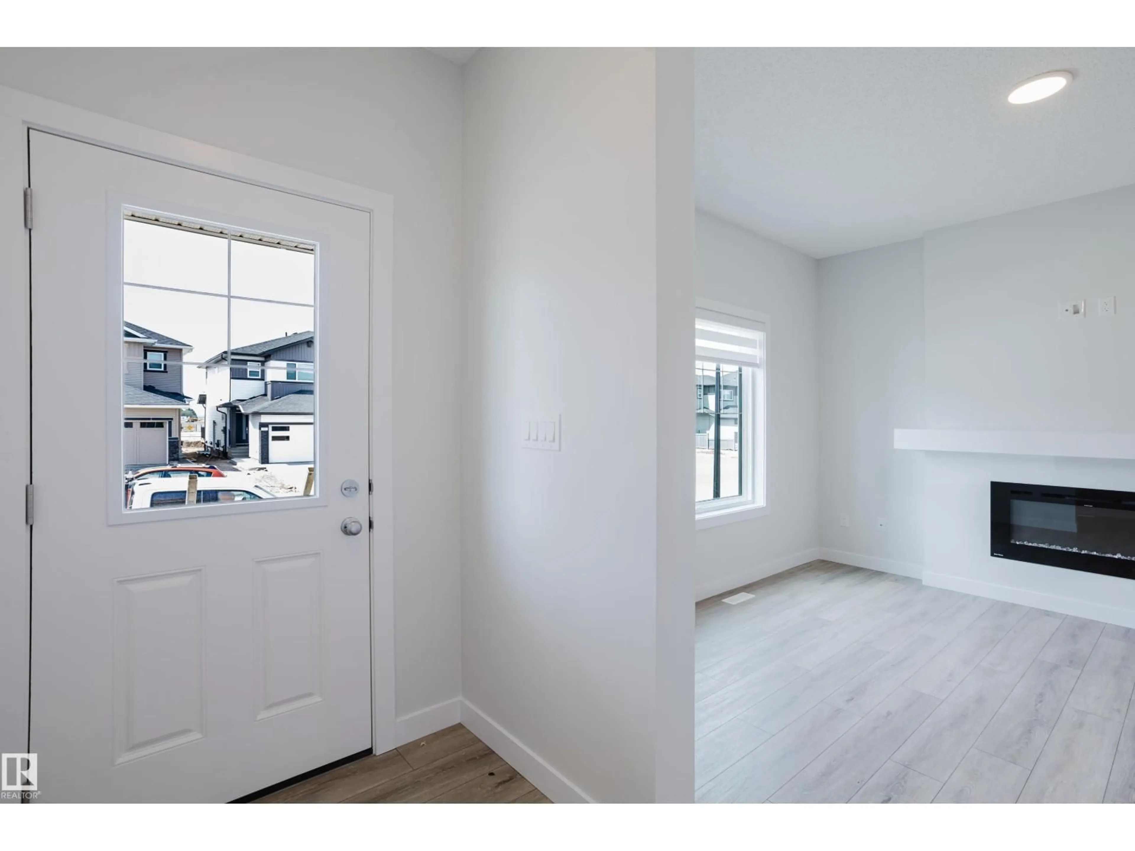 Indoor entryway for 307 BRAE WY, Leduc Alberta T9E1T7