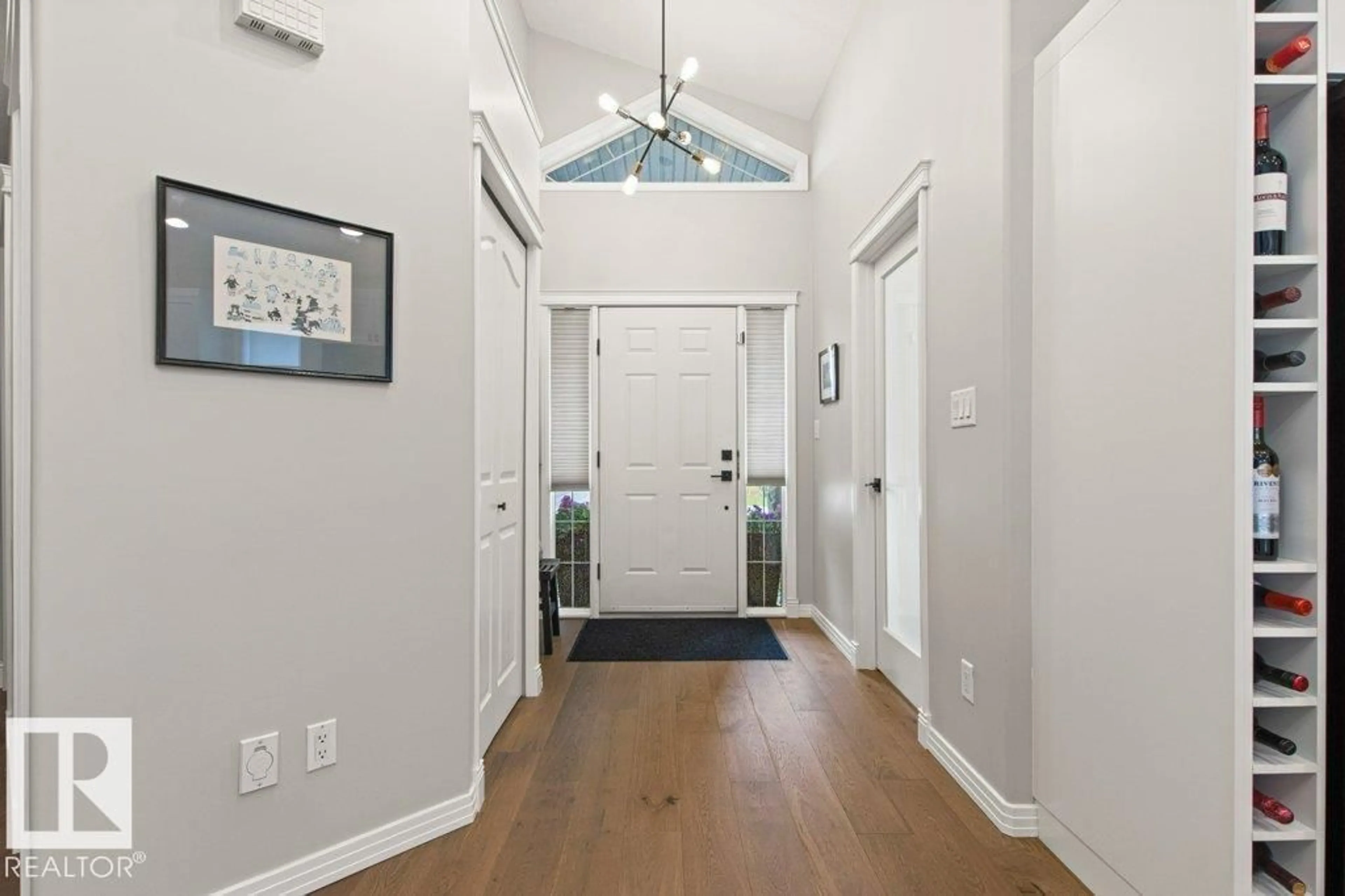 Indoor entryway for 501 BYRNE CR, Edmonton Alberta T6W1E2