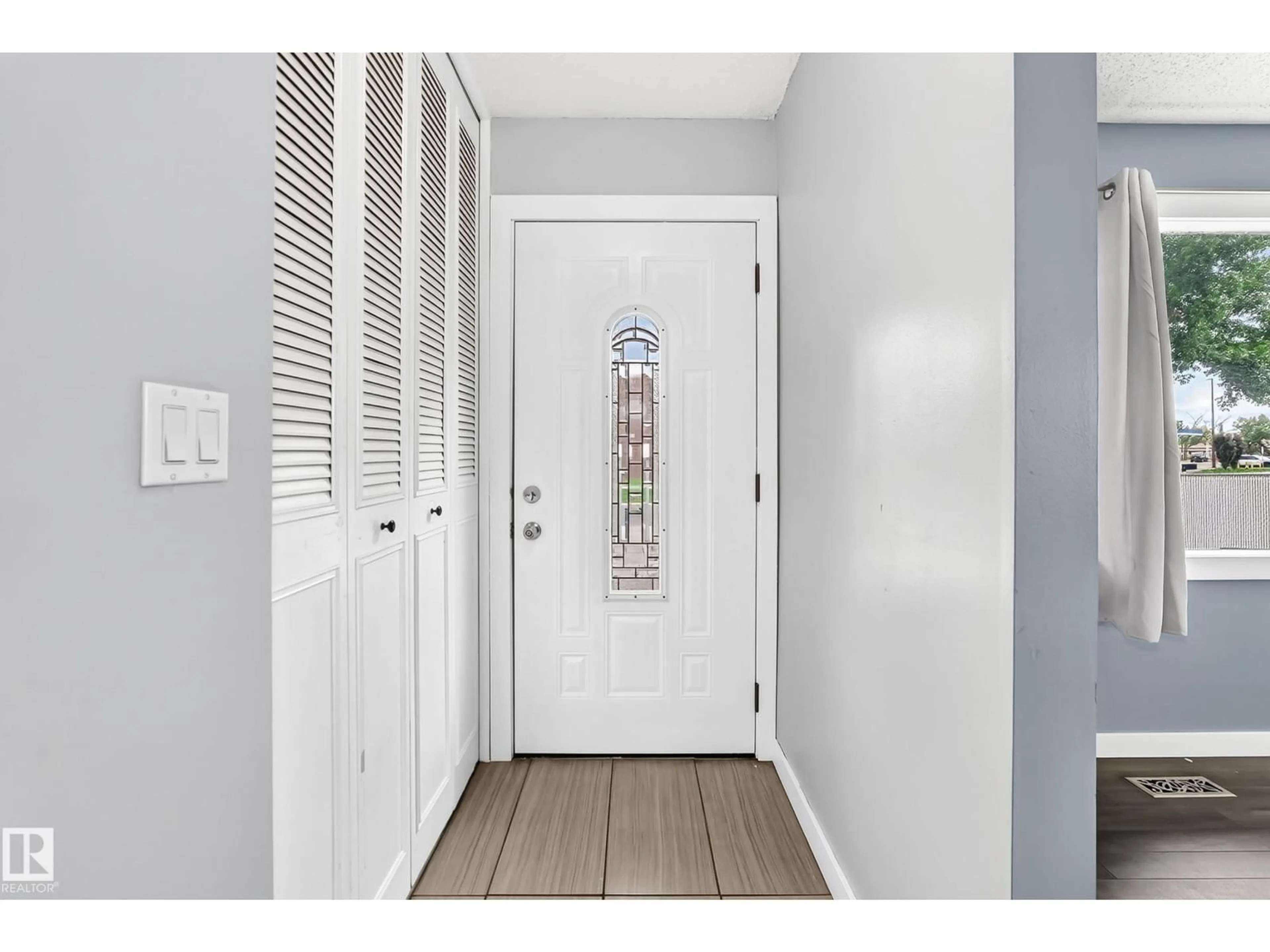 Indoor entryway for NW - 16808 100 ST, Edmonton Alberta T5X4L6