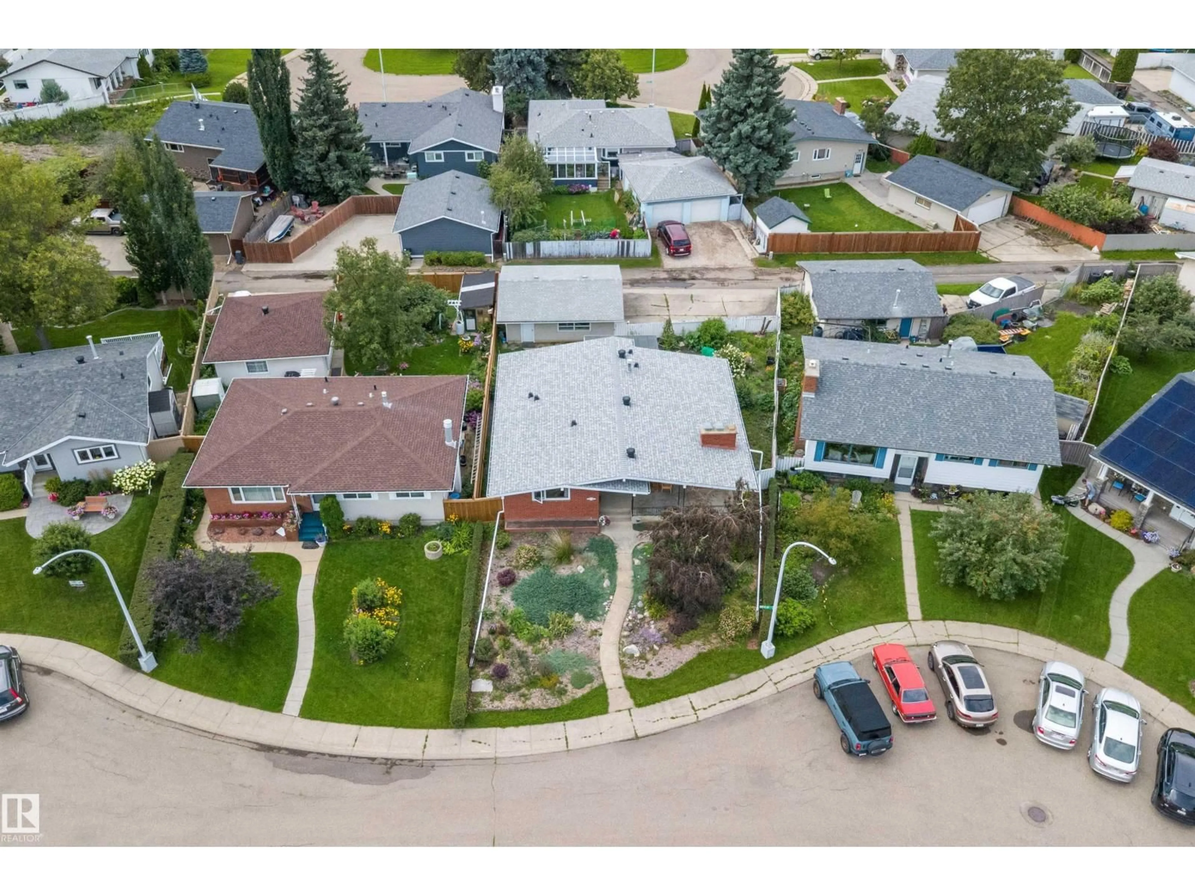 A pic from outside/outdoor area/front of a property/back of a property/a pic from drone, street for NW - 3616 109A ST, Edmonton Alberta T6J1C8