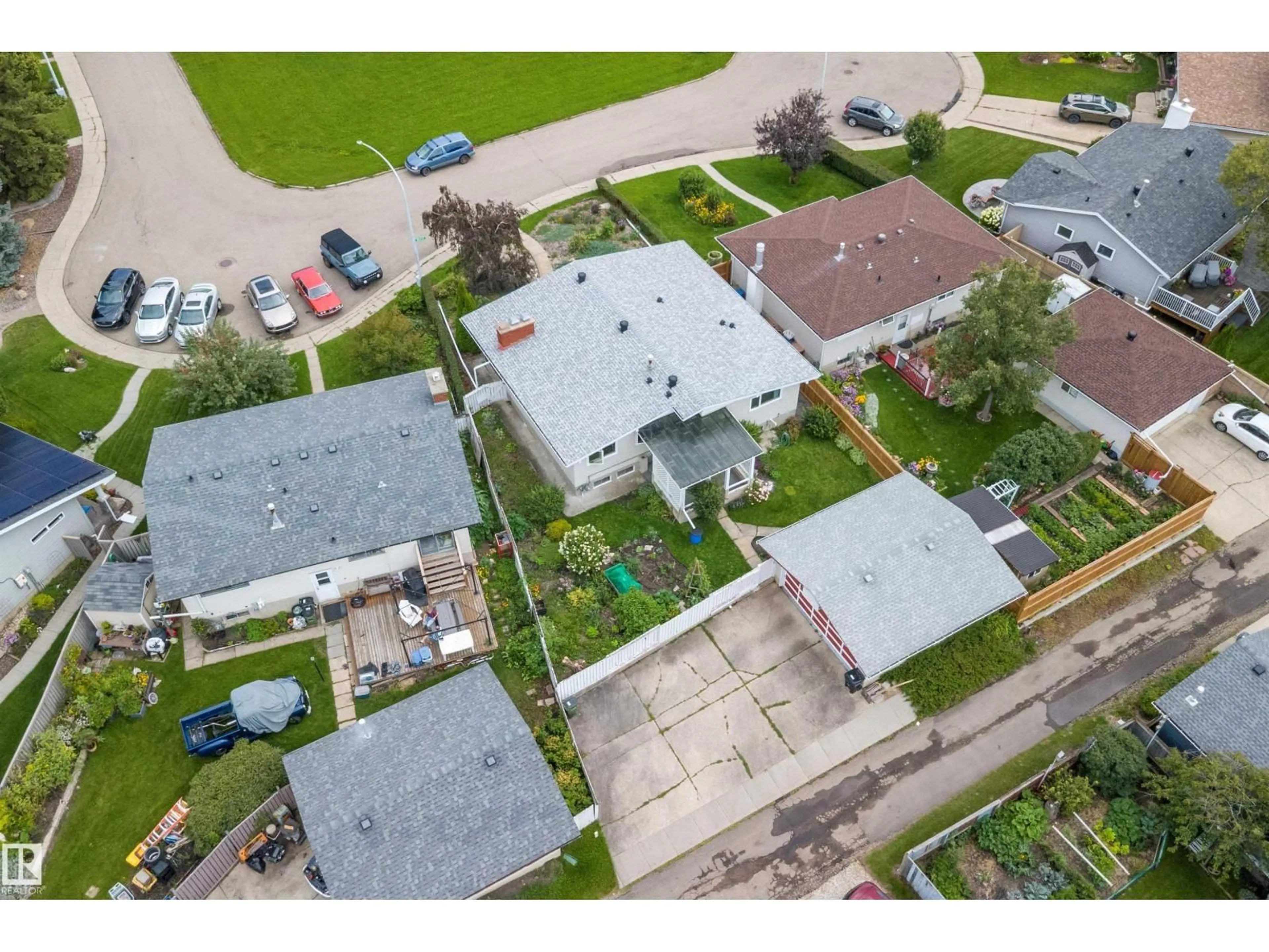 A pic from outside/outdoor area/front of a property/back of a property/a pic from drone, street for NW - 3616 109A ST, Edmonton Alberta T6J1C8
