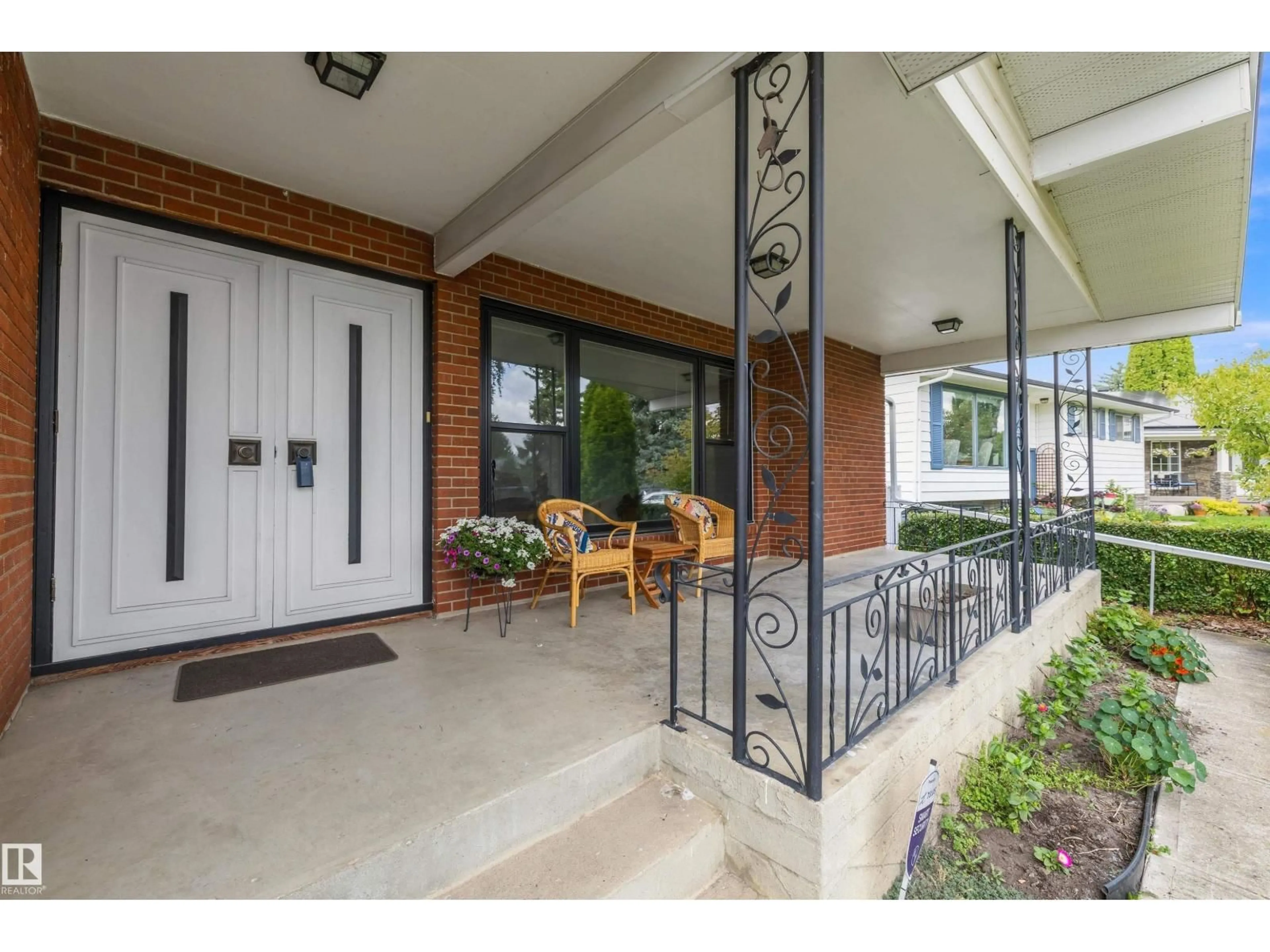 Indoor entryway for NW - 3616 109A ST, Edmonton Alberta T6J1C8