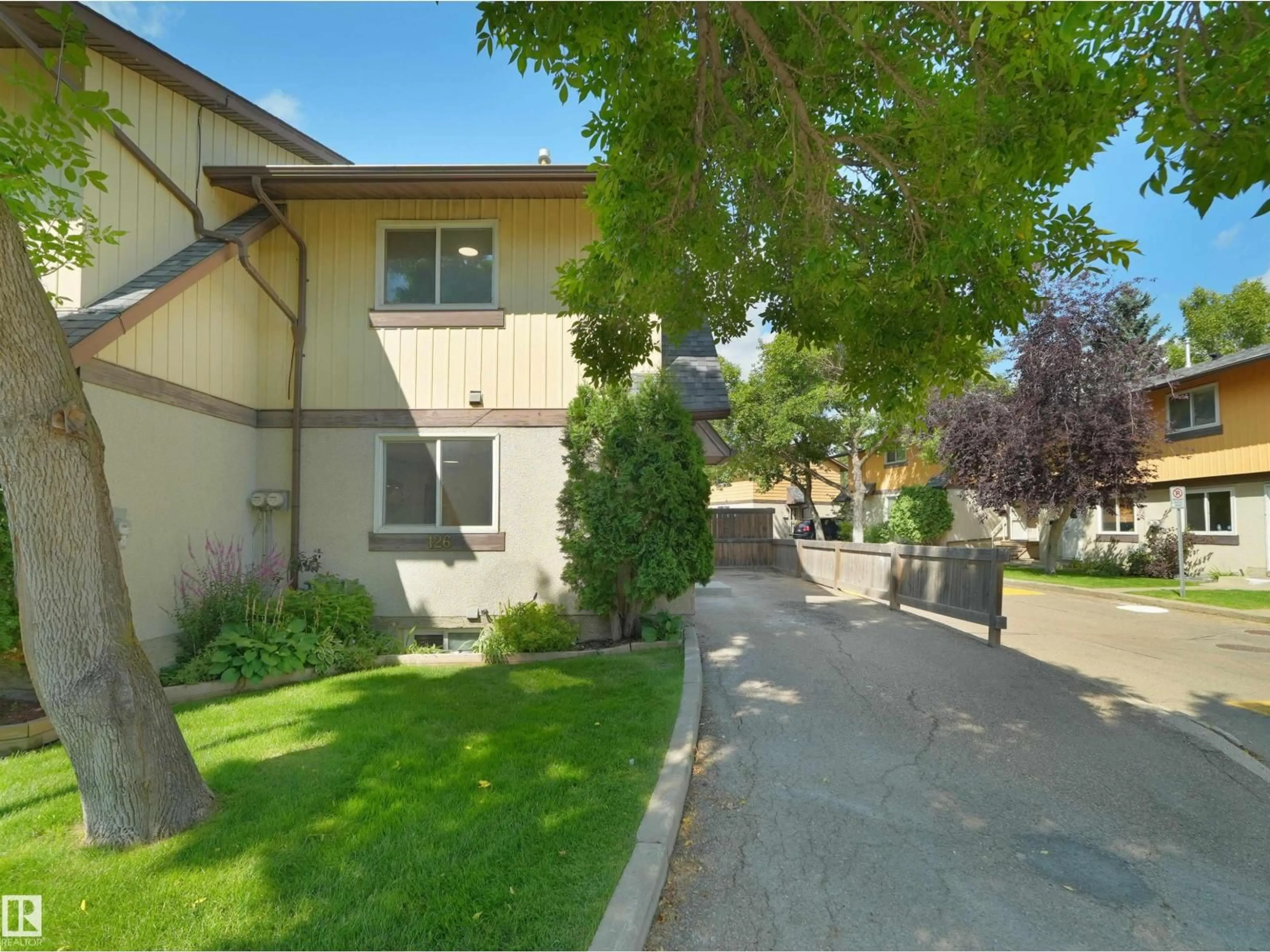 Unknown for 126 WOODSTOCK NW, Edmonton Alberta T5T0H6
