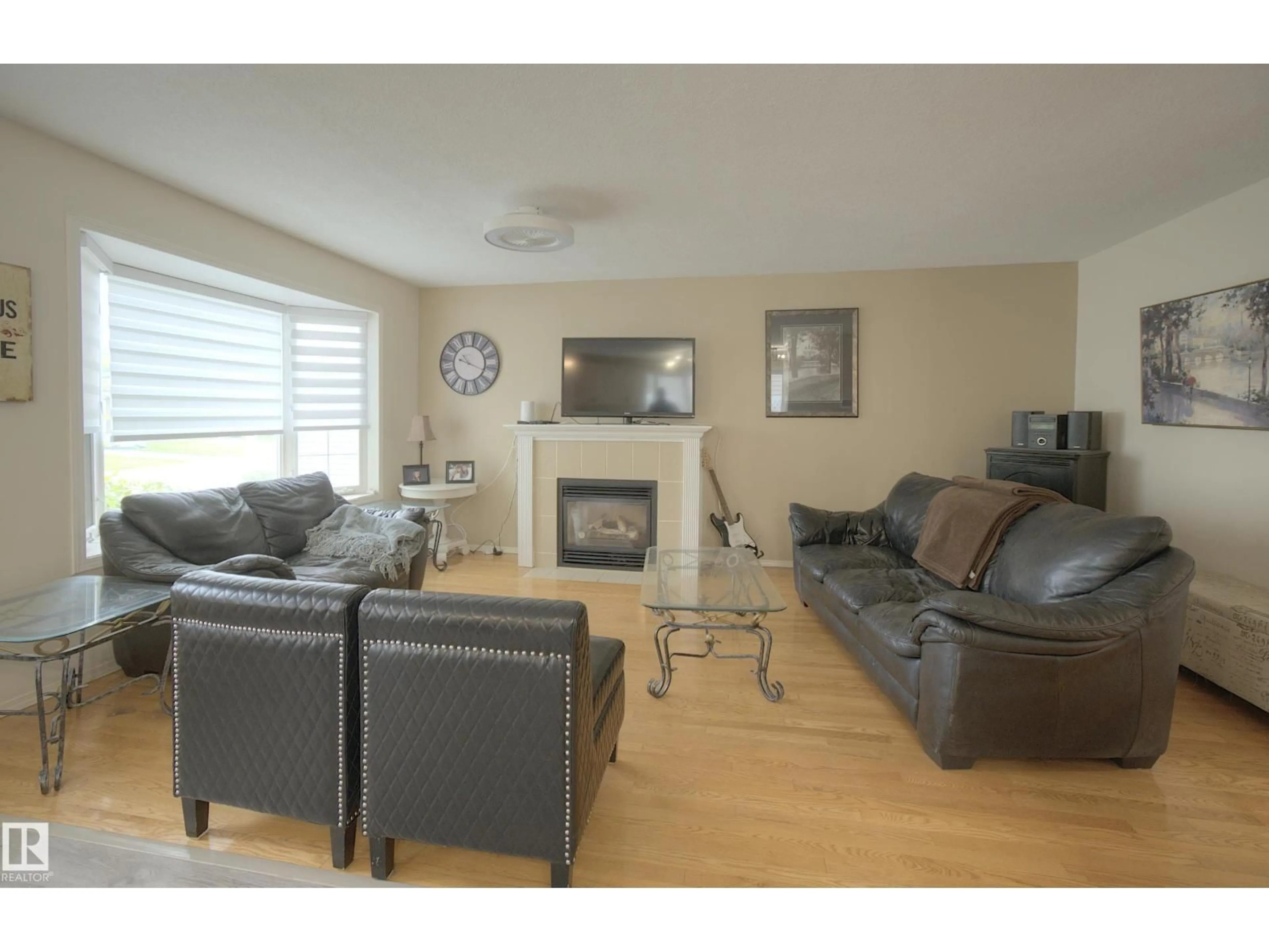 Living room with furniture, wood/laminate floor for 43 WESTLAKE DR, Spruce Grove Alberta T7X1S7