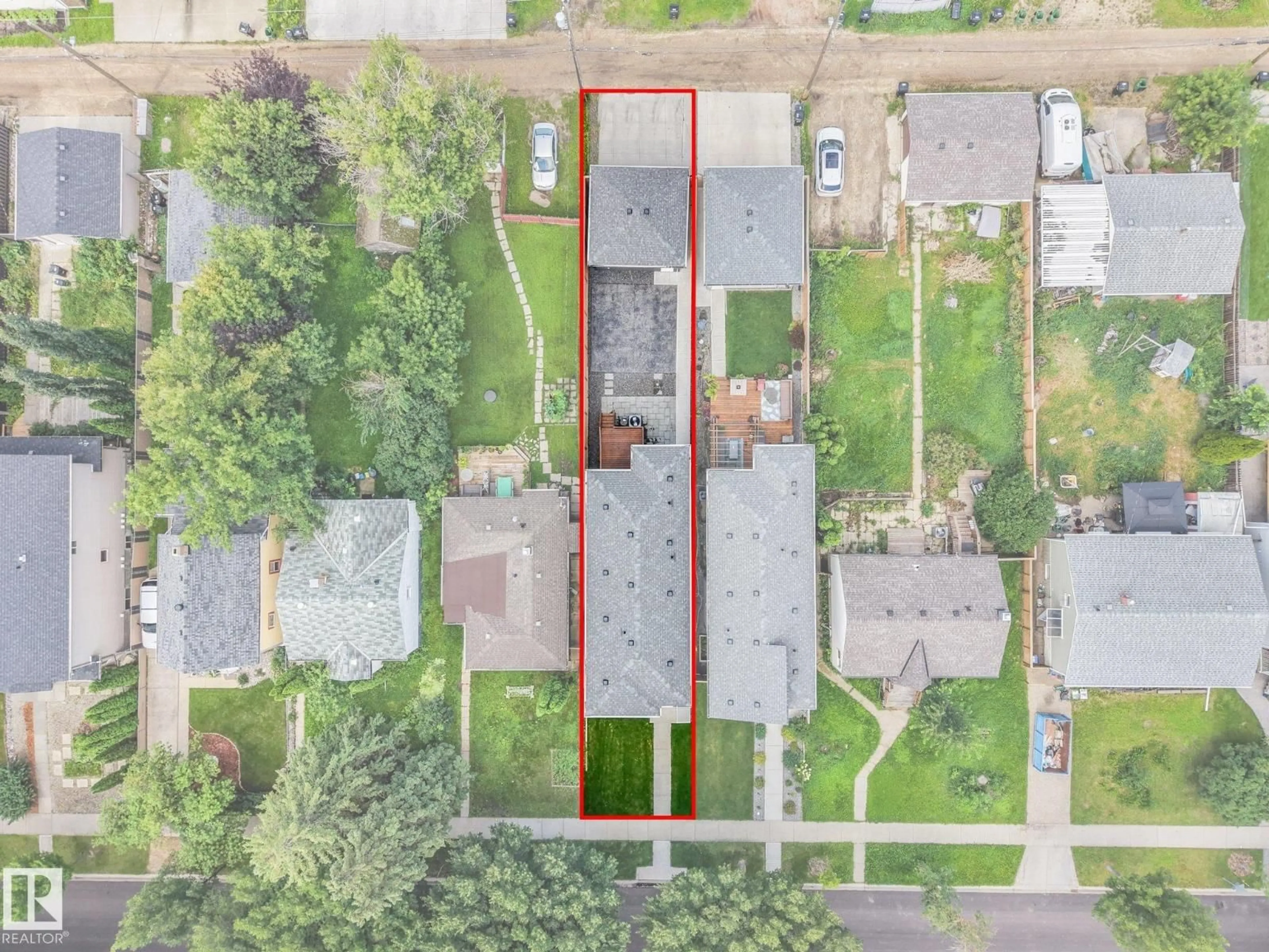 A pic from outside/outdoor area/front of a property/back of a property/a pic from drone, street for NW - 12322 101 ST, Edmonton Alberta T5G2C7