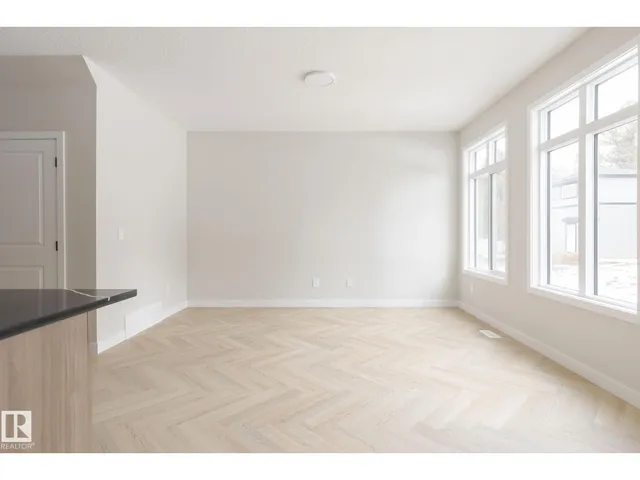 NW - 4003 207 ST, Edmonton 5