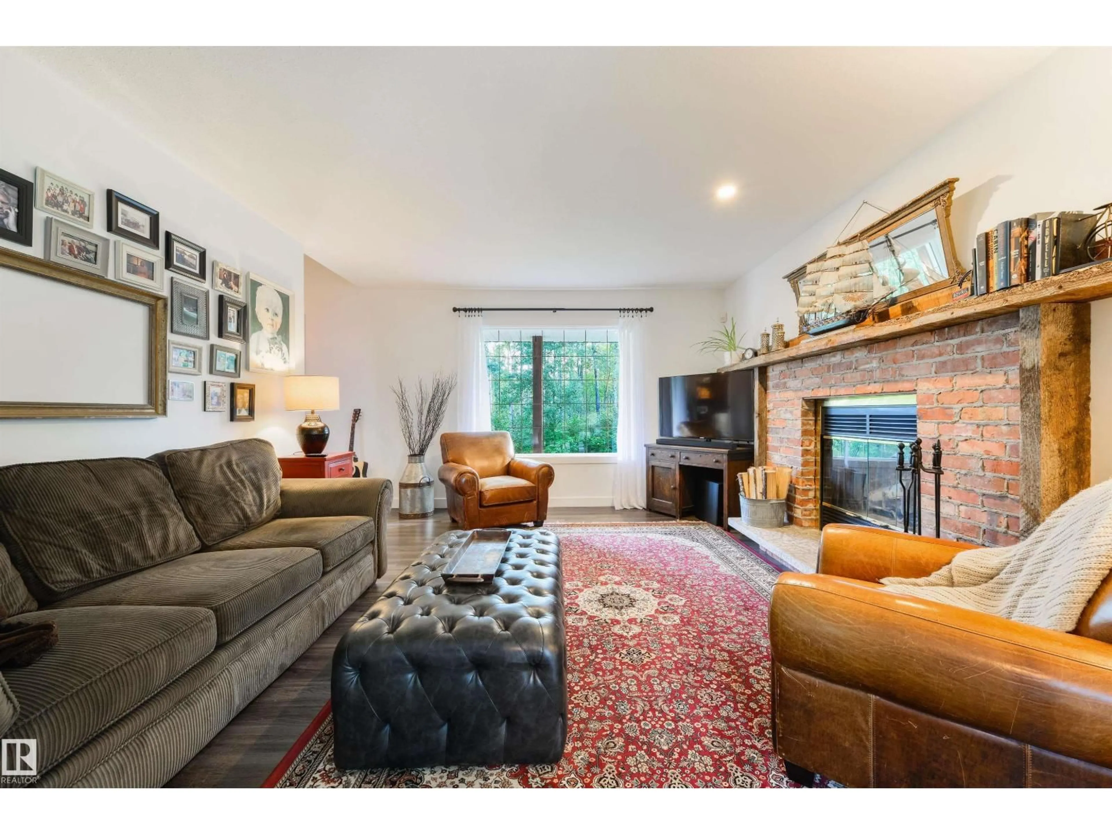 Living room with furniture, unknown for 37 - 54129 RGE ROAD 275, Rural Parkland County Alberta T7X3S4