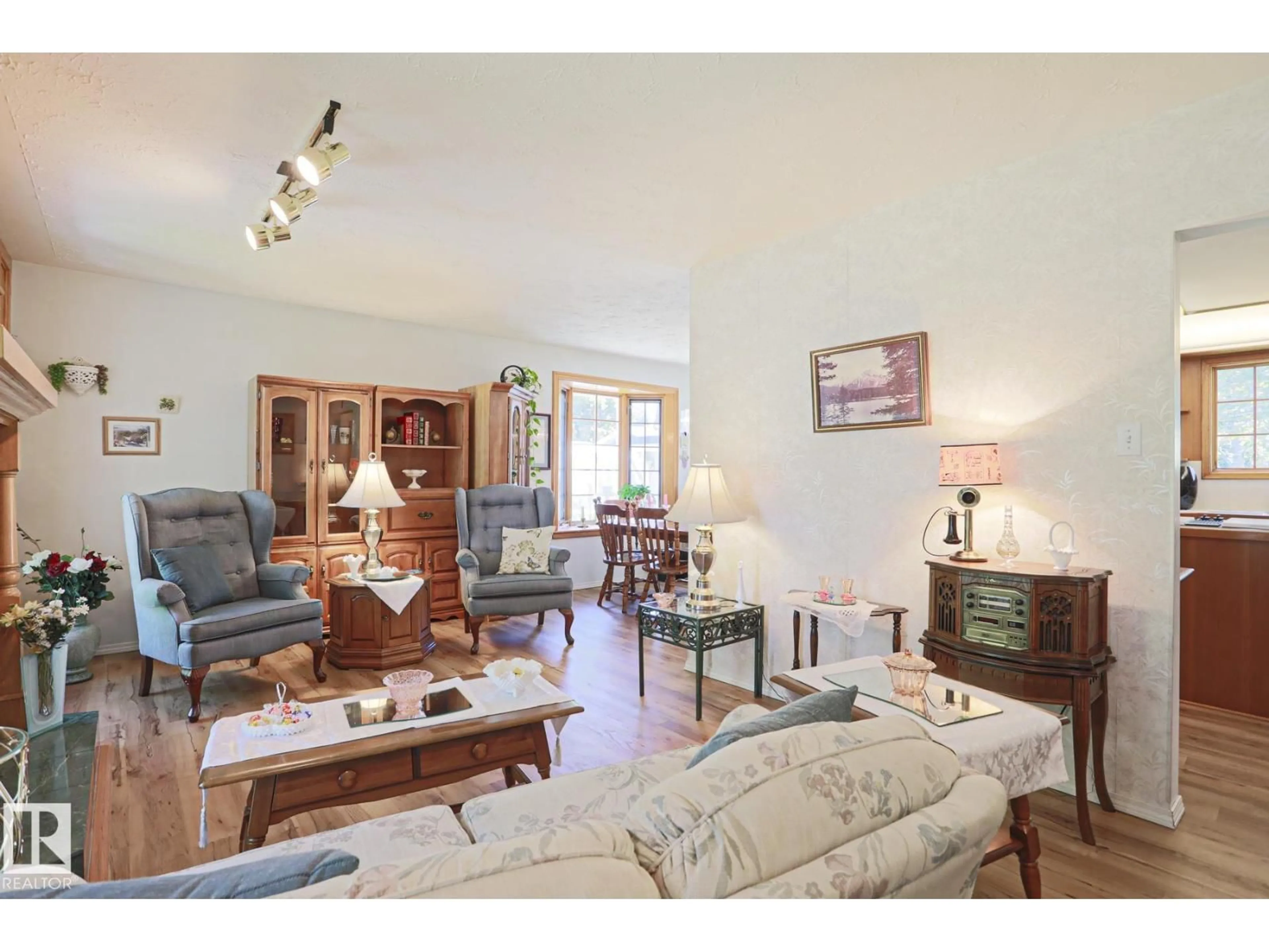 Living room with furniture, unknown for 77 SUNSET BV, St. Albert Alberta T8N0P2