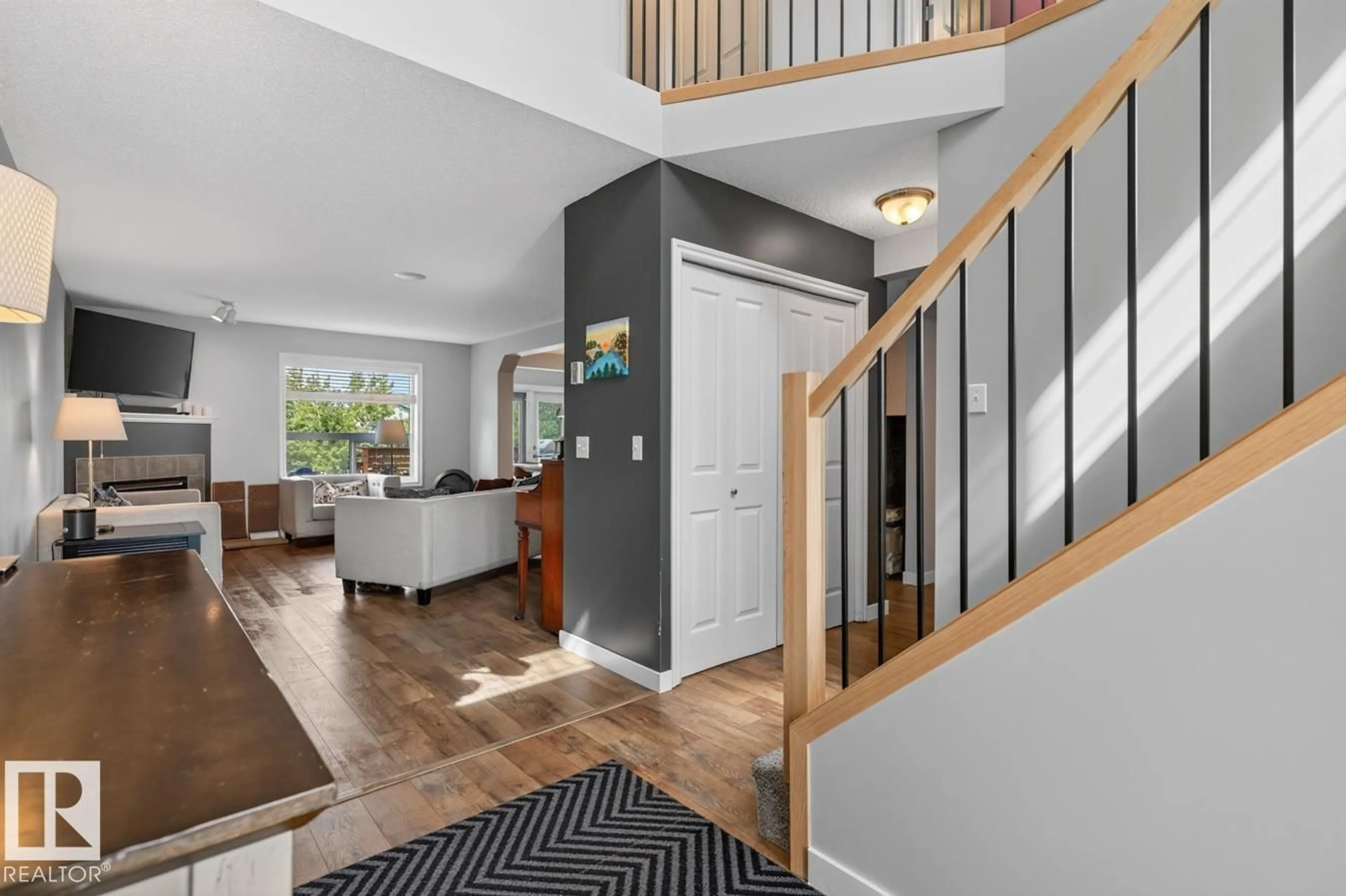 Indoor entryway for 10 DOUGLAS CR, Leduc Alberta T9E8P3