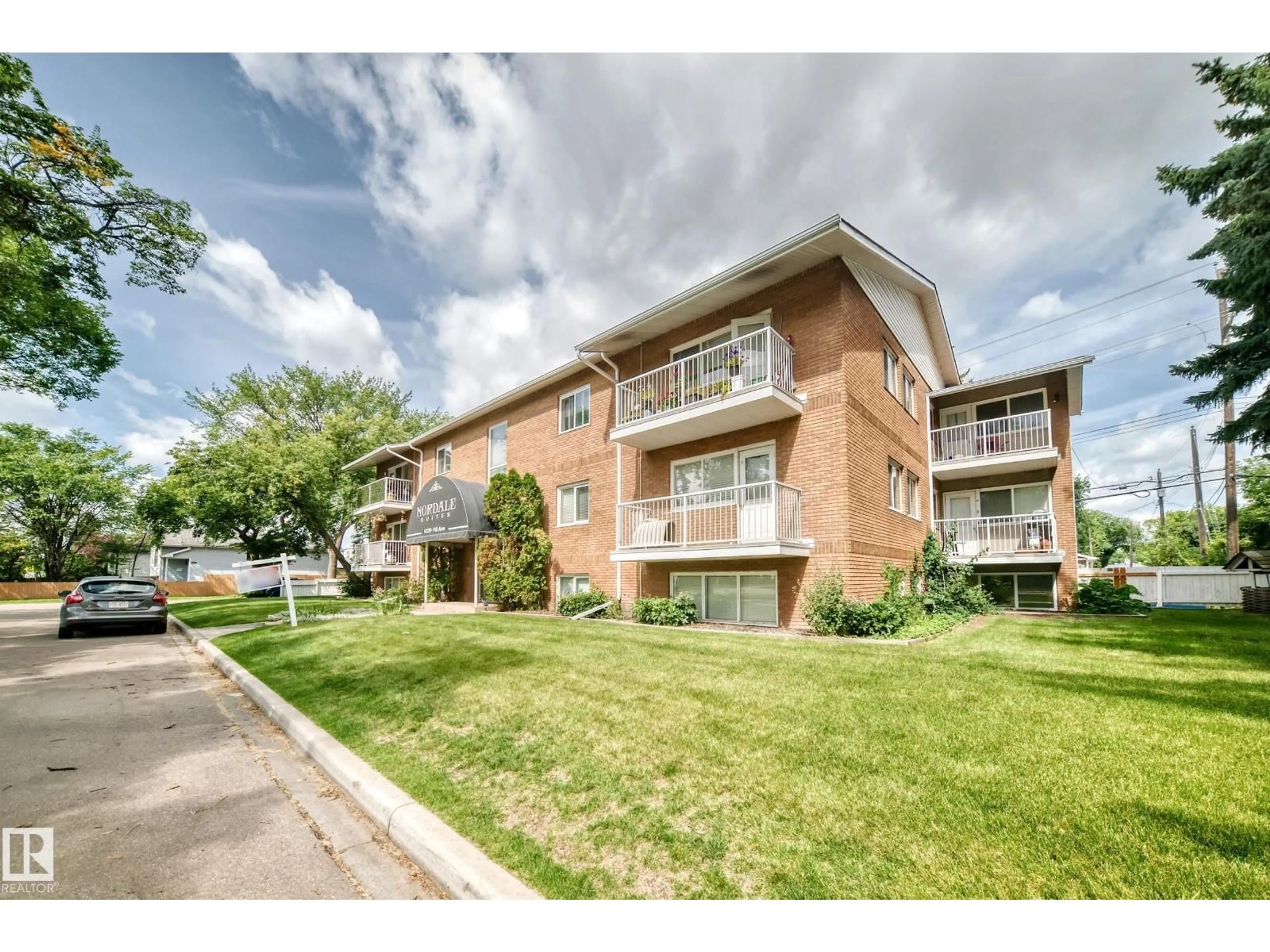 Unknown for 6120 - 10 118 AV, Edmonton Alberta T5W1E8