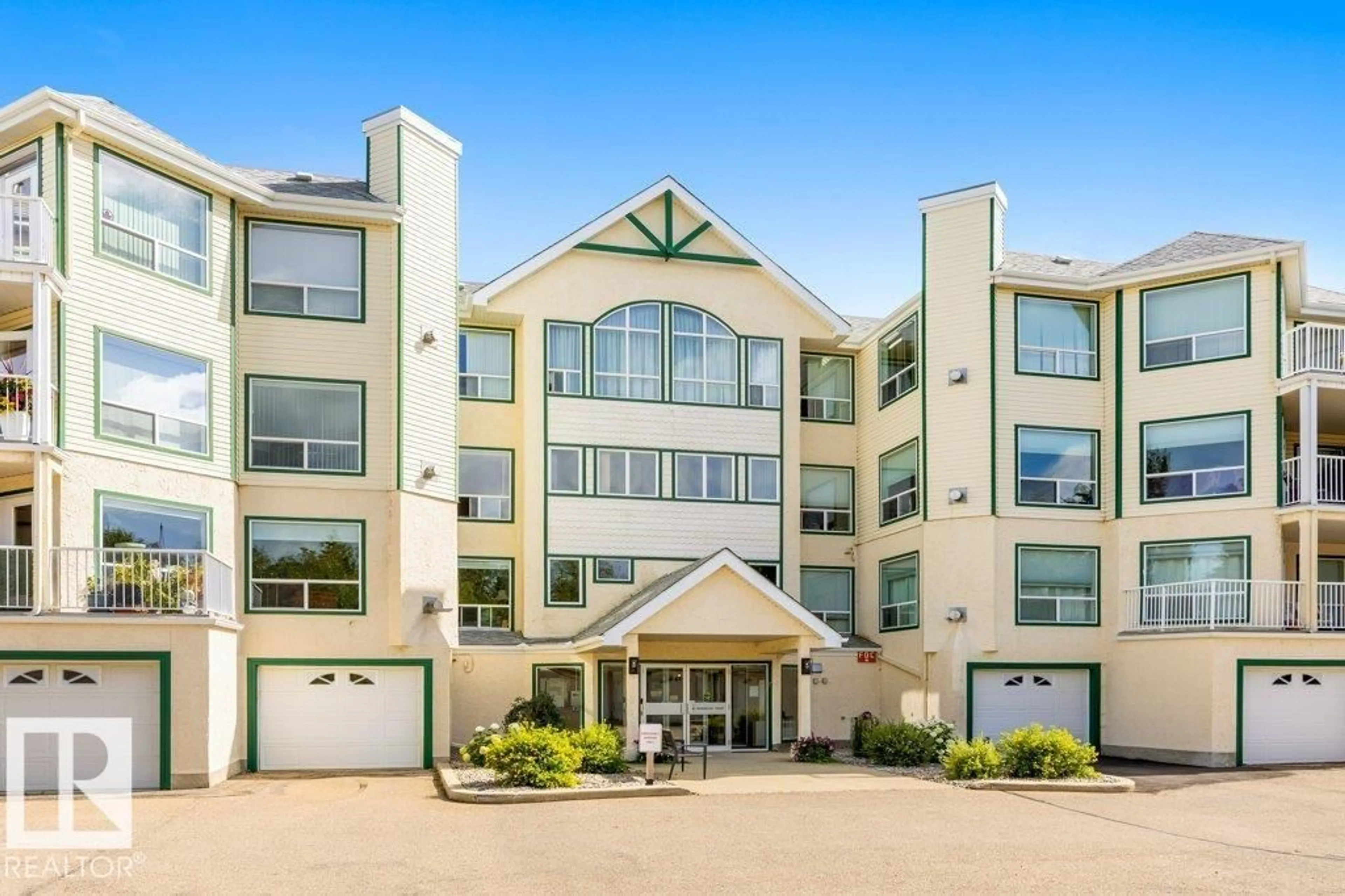 Indoor foyer for 205 IRONWOOD PT, St. Albert Alberta T8N6W4
