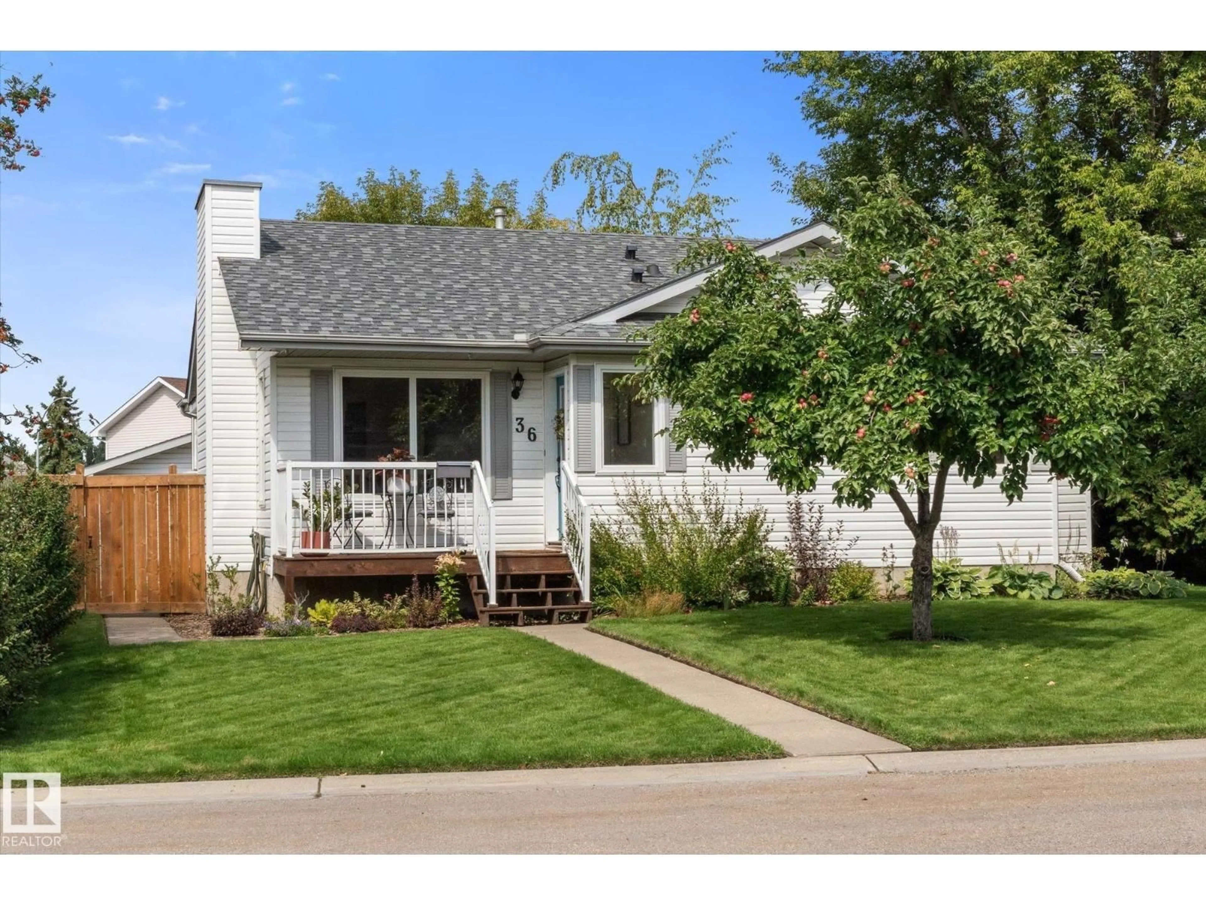 Home with vinyl exterior material, street for 36 ASPENGLEN PL, Spruce Grove Alberta T7X3K1