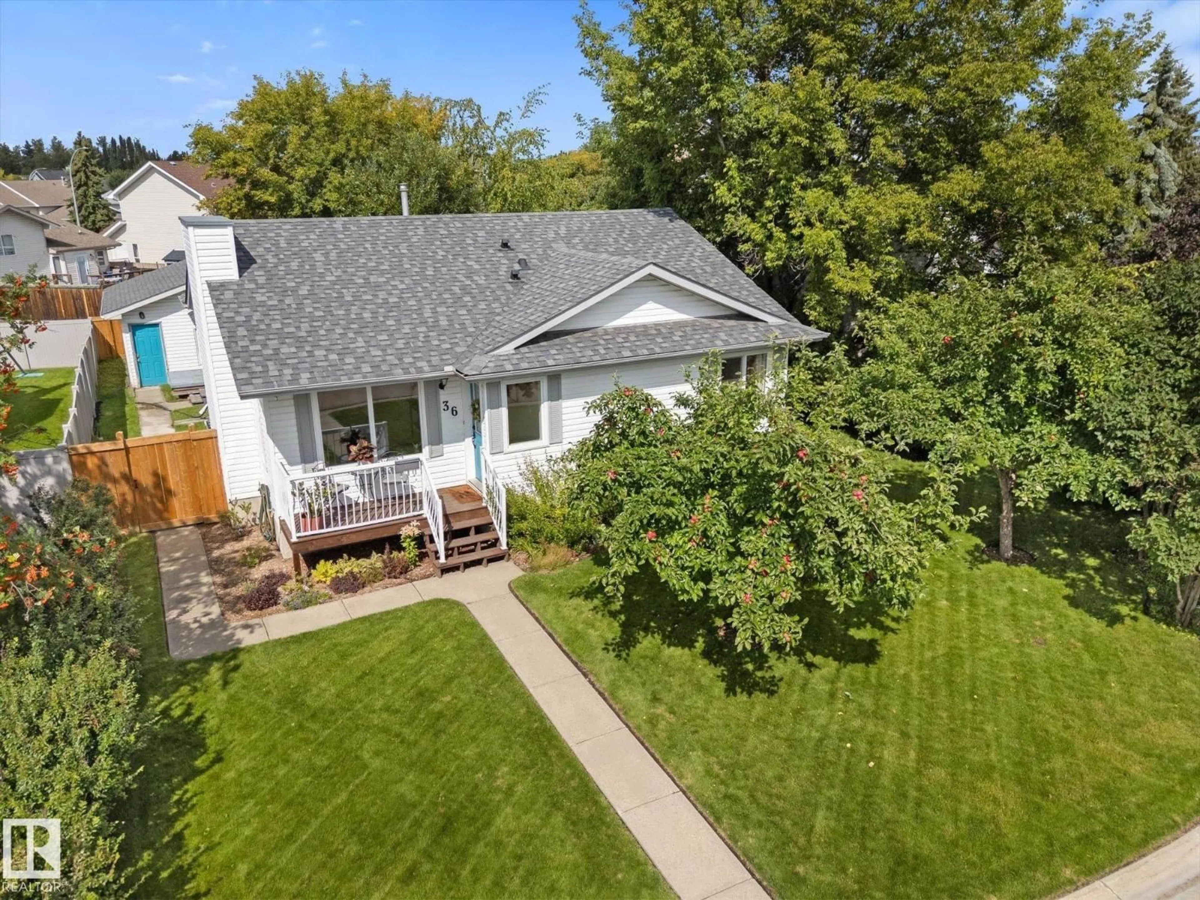 A pic from outside/outdoor area/front of a property/back of a property/a pic from drone, street for 36 ASPENGLEN PL, Spruce Grove Alberta T7X3K1