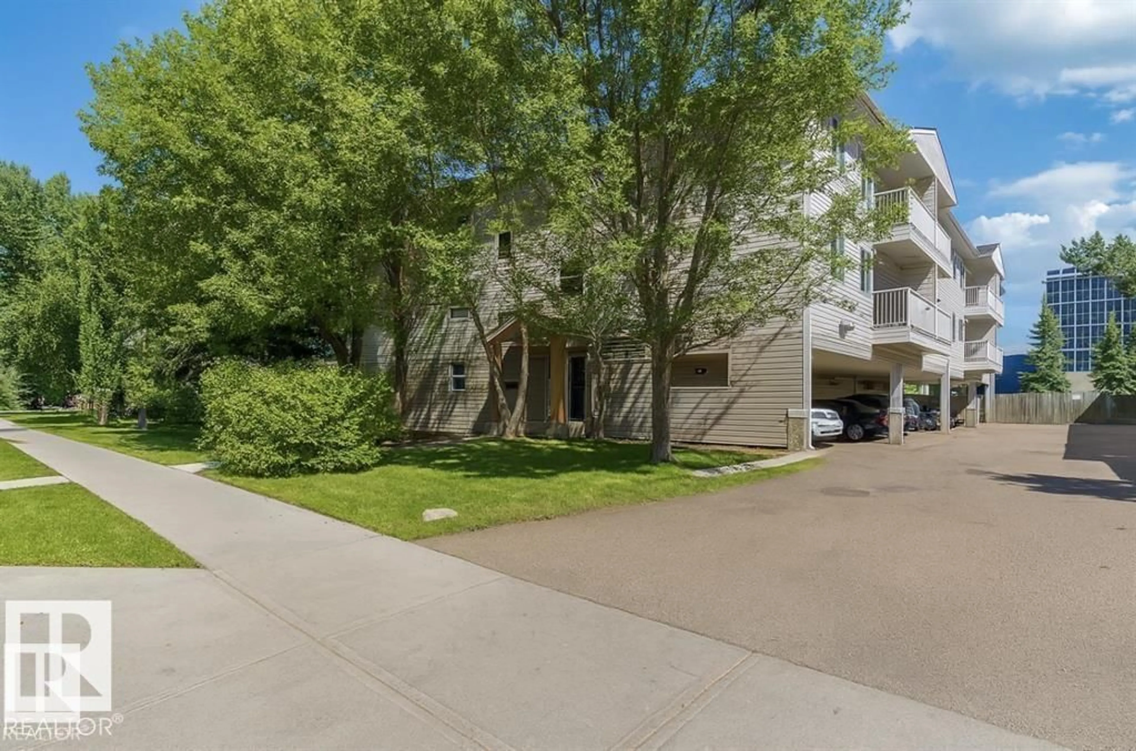 Patio, street for 202 - 12110 119 AV, Edmonton Alberta T5L5G9