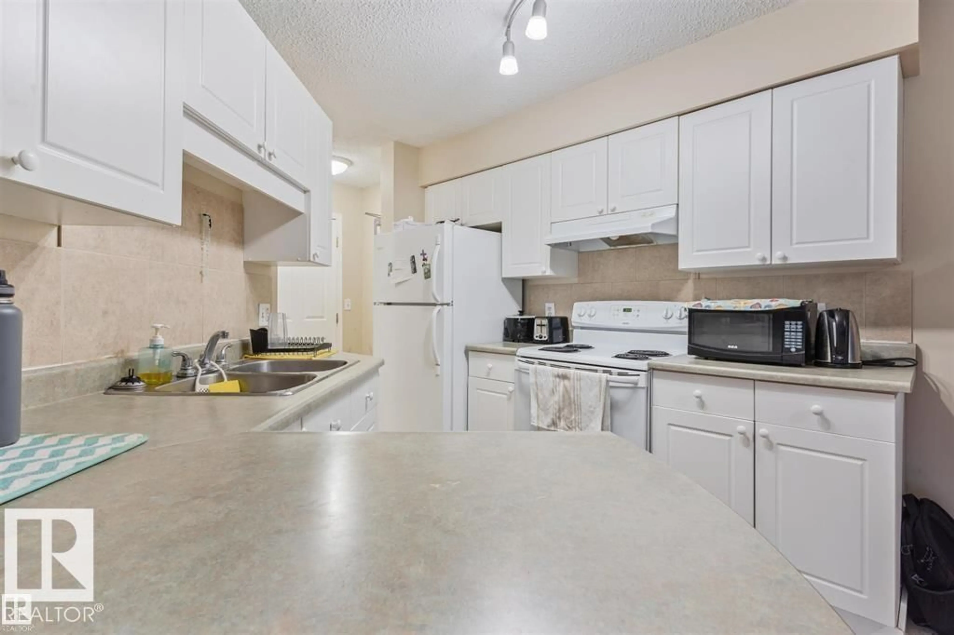 Unknown for 202 - 12110 119 AV, Edmonton Alberta T5L5G9