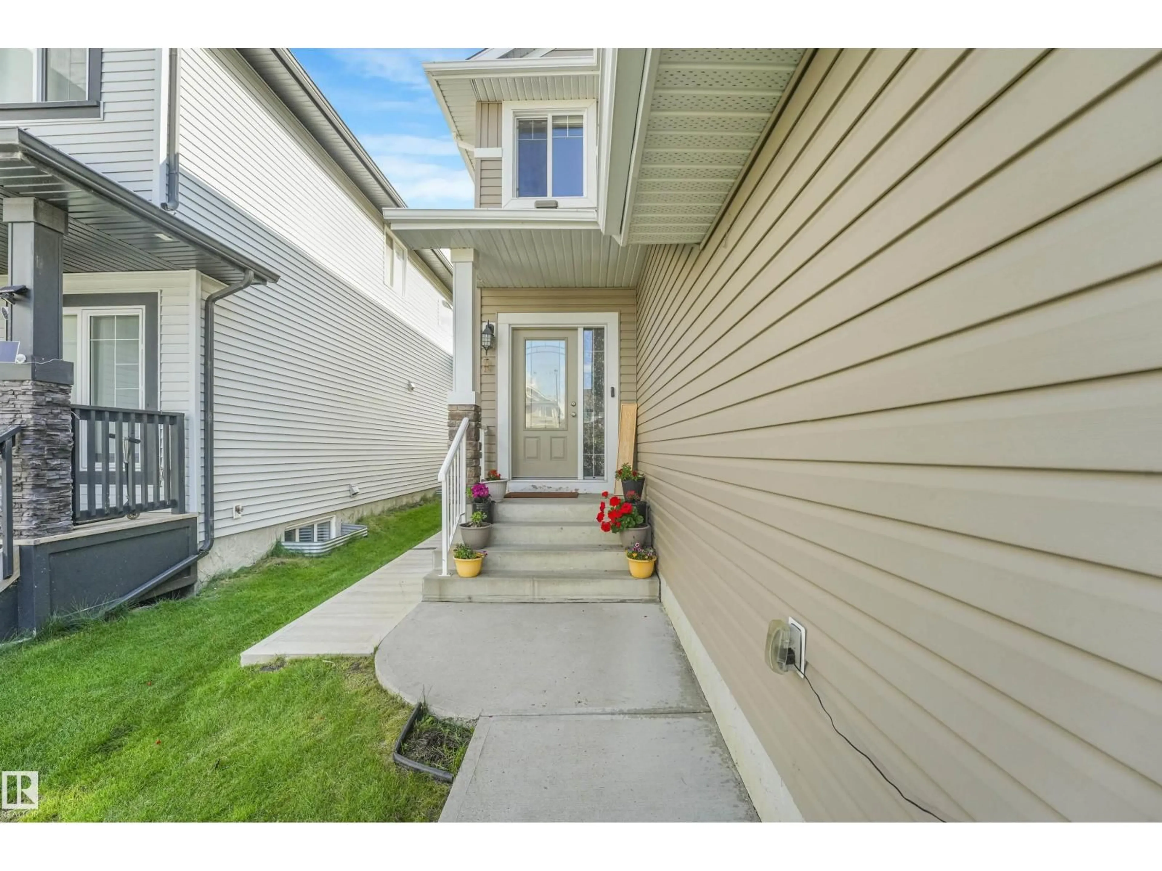Unknown for 3359 13 AV, Edmonton Alberta T6T0Z4