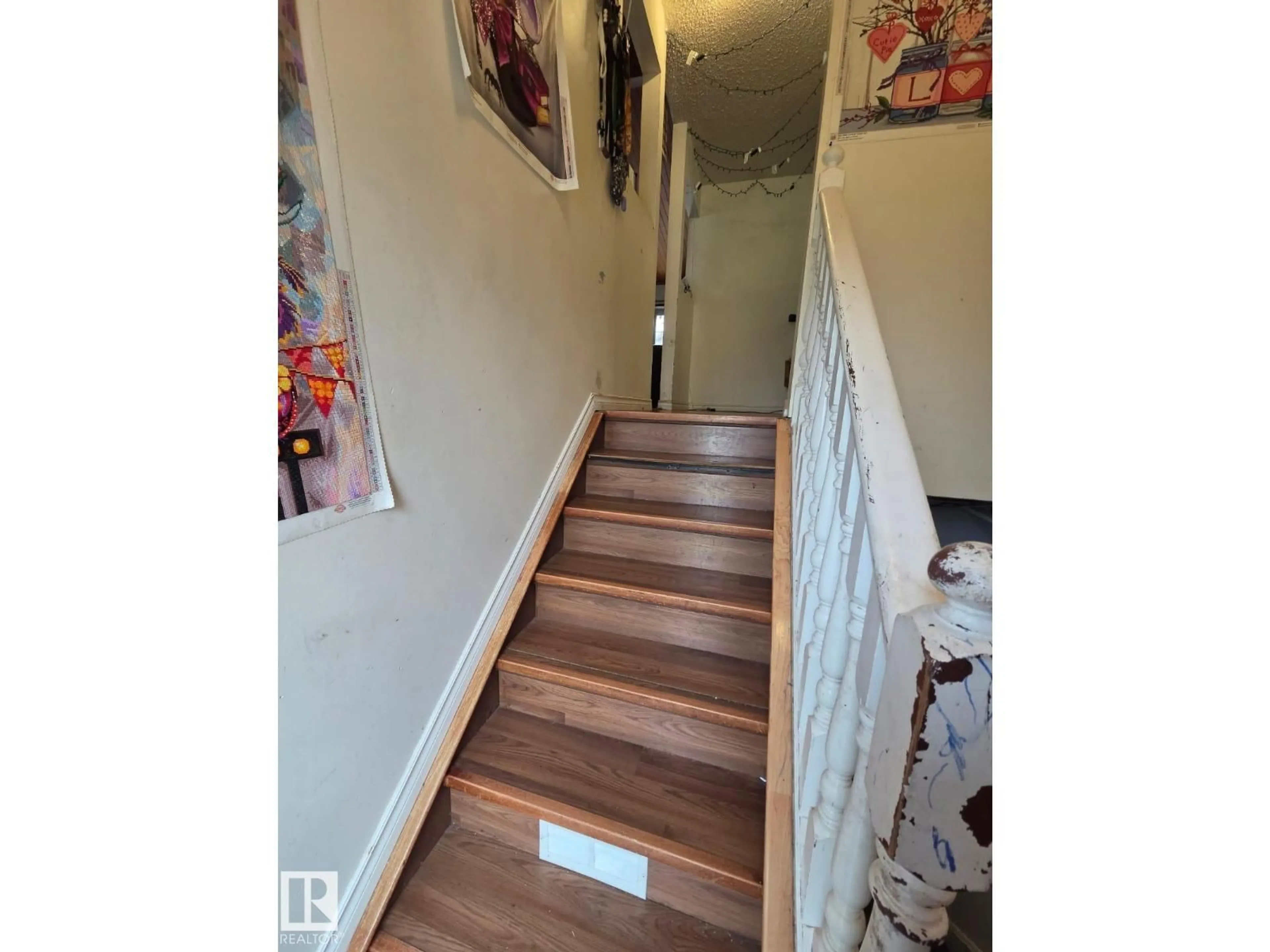 Stairs for 3511 28 AV, Edmonton Alberta T6L3Y5