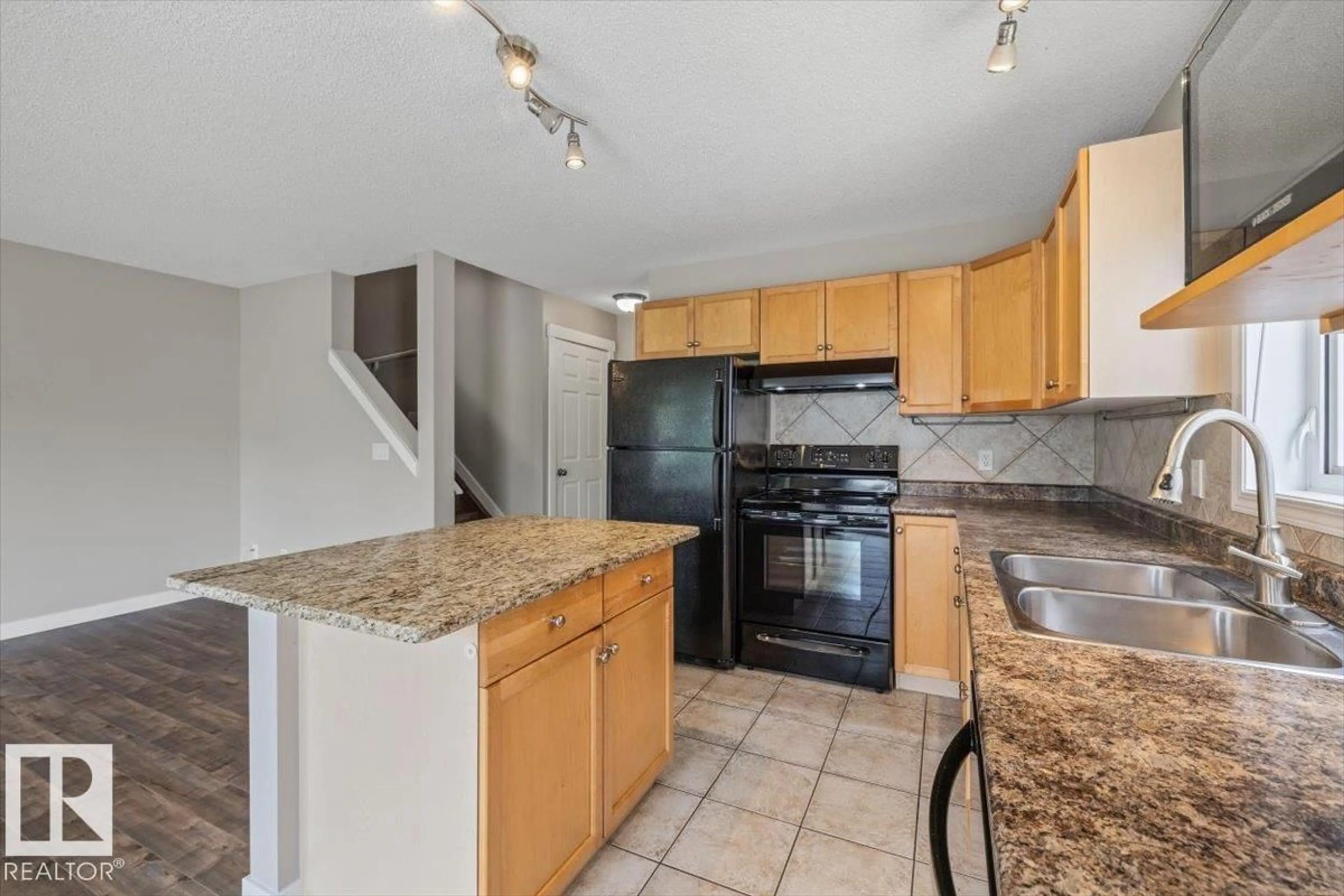 Standard kitchen, ceramic/tile floor for 69 - 1428 HODGSON WY, Edmonton Alberta T6R3P8