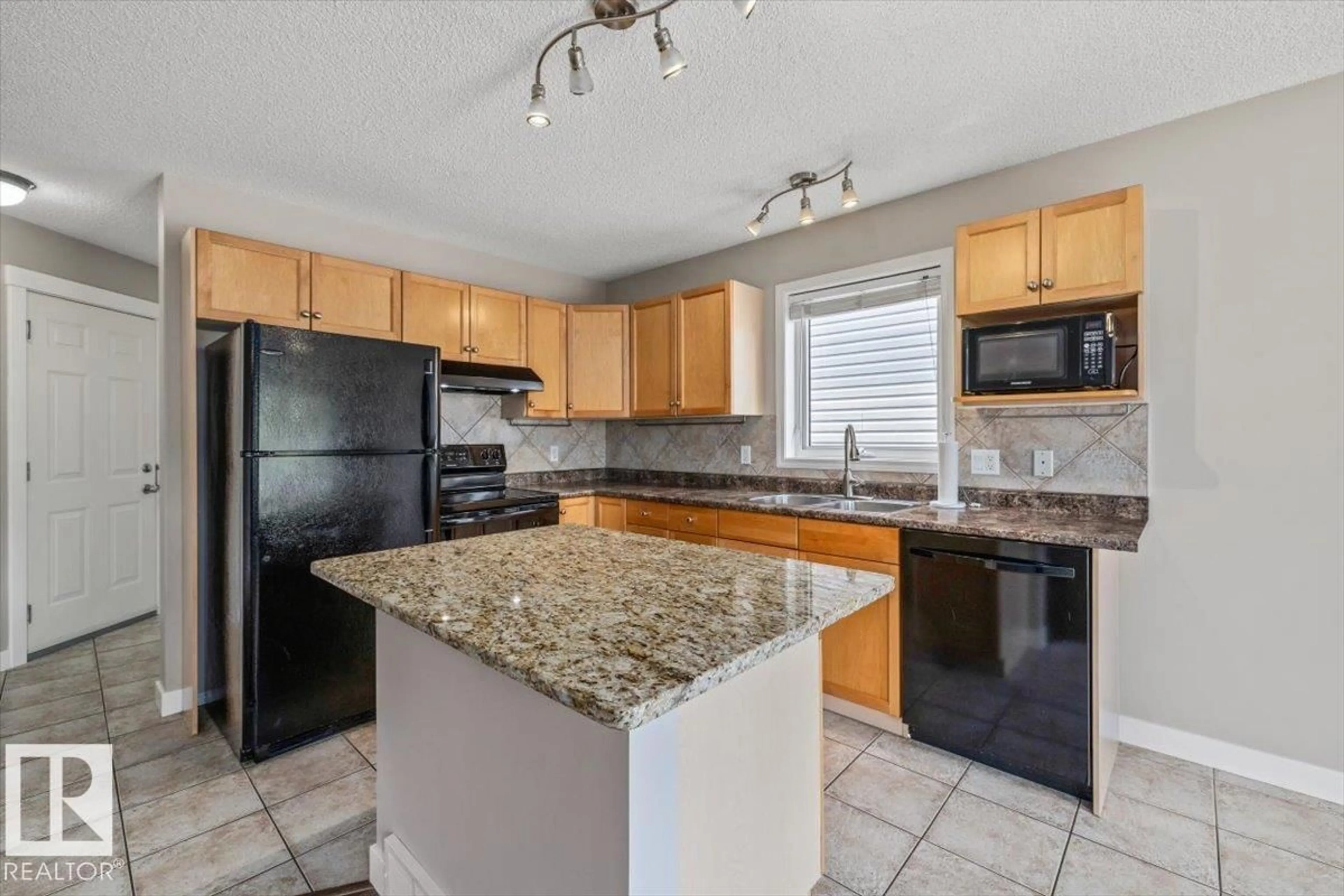 Standard kitchen, ceramic/tile floor for 69 - 1428 HODGSON WY, Edmonton Alberta T6R3P8