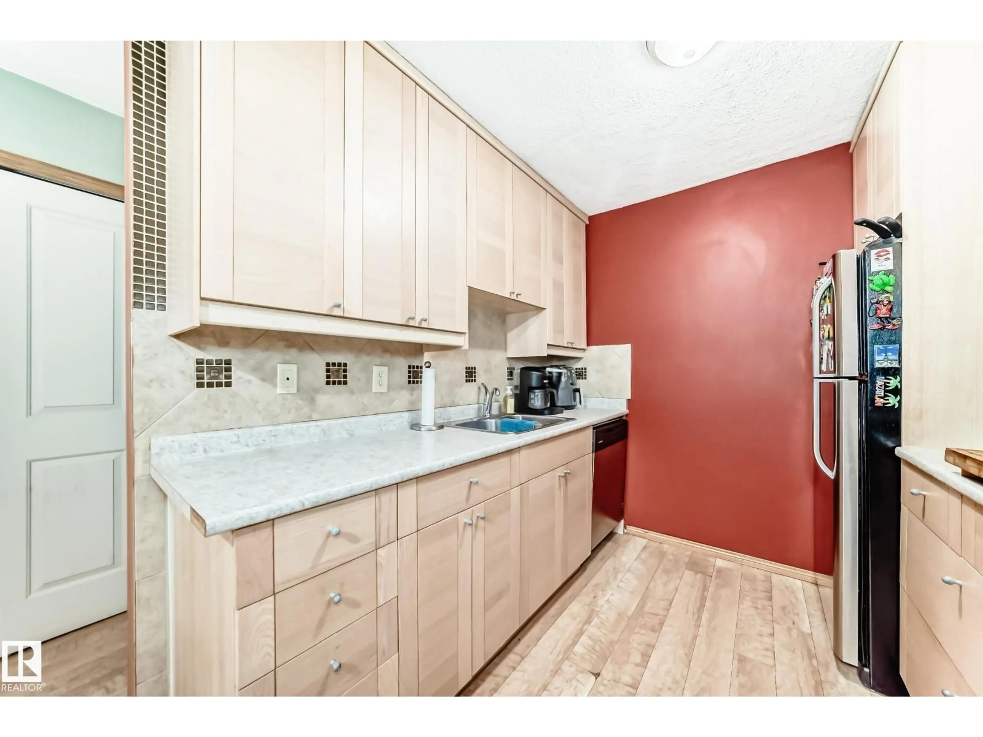 Standard kitchen, unknown for 3151 139 AV, Edmonton Alberta T5Y1R4