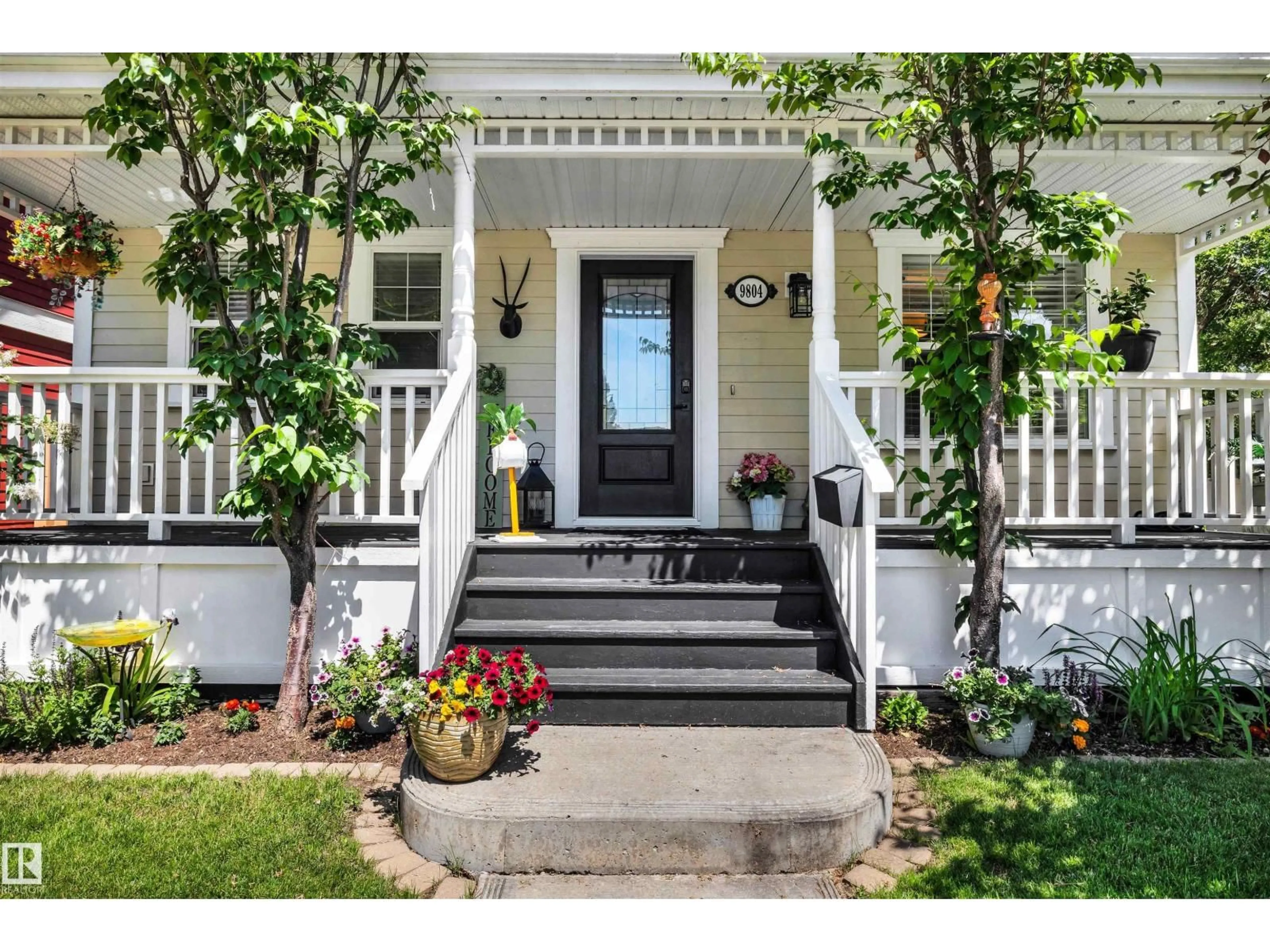 Indoor entryway for 9804 145 AV, Edmonton Alberta T5E6M1