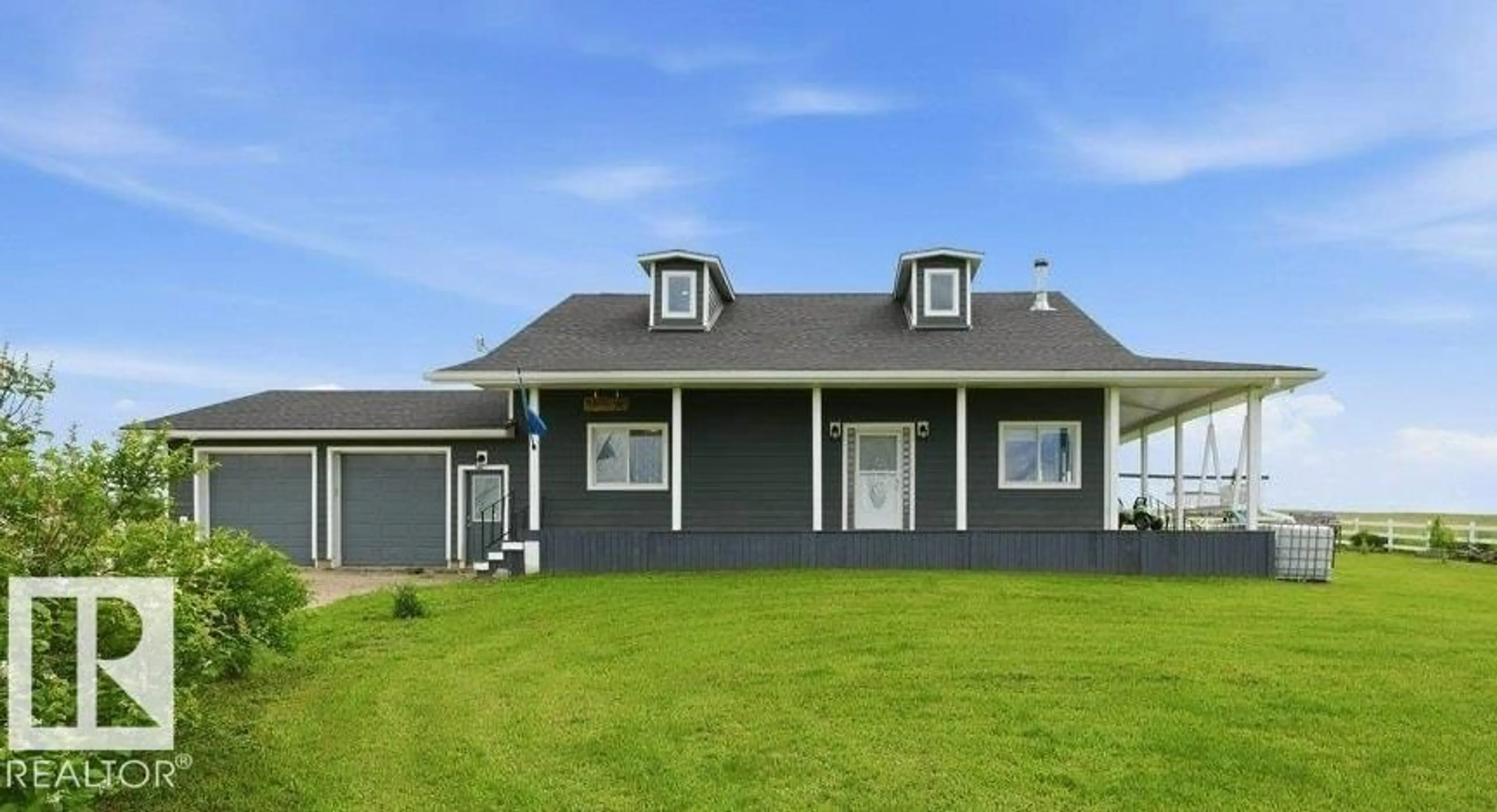 Home with vinyl exterior material, unknown for 58111 LILY LAKE RD, Rural Sturgeon County Alberta T0G1L0