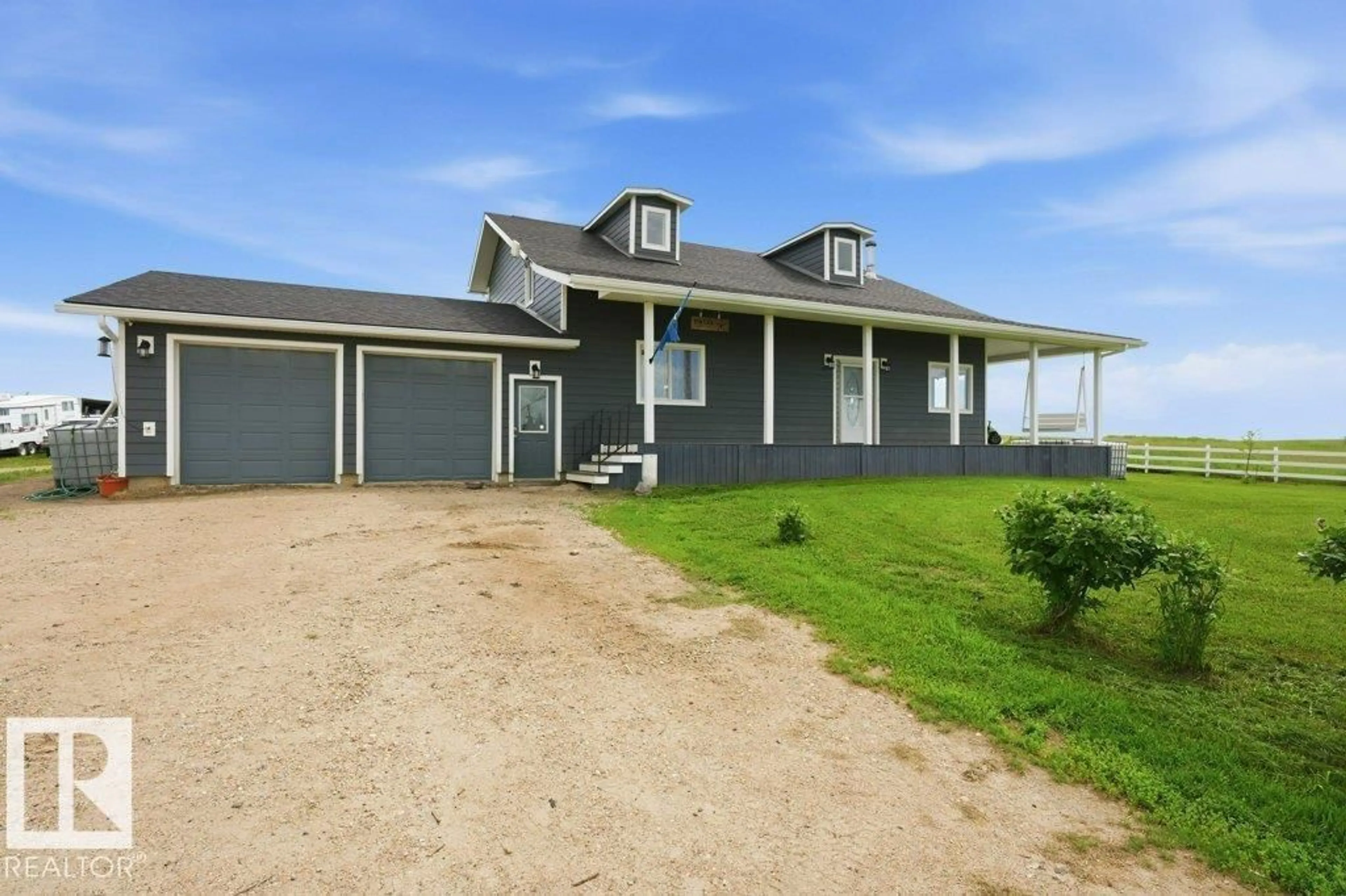 Home with vinyl exterior material, unknown for 58111 LILY LAKE RD, Rural Sturgeon County Alberta T0G1L0