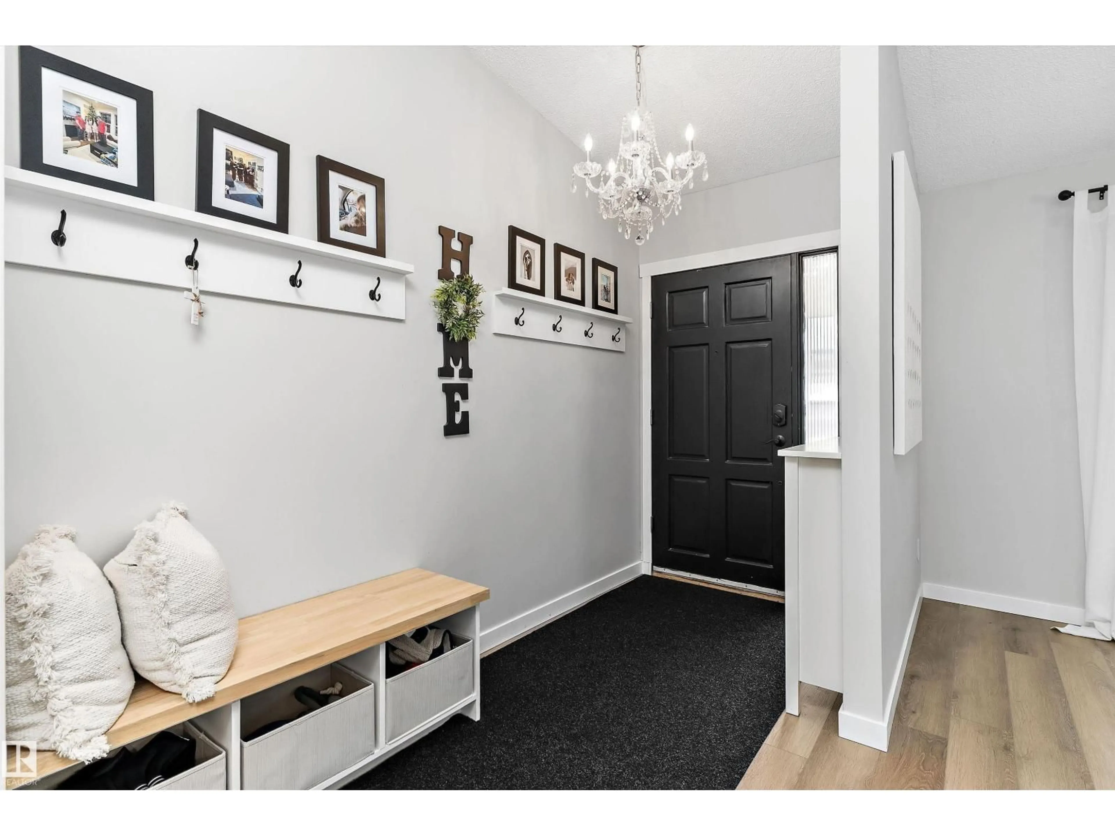 Indoor entryway for 4 NOTTINGHAM CR, Sherwood Park Alberta T8A5H6