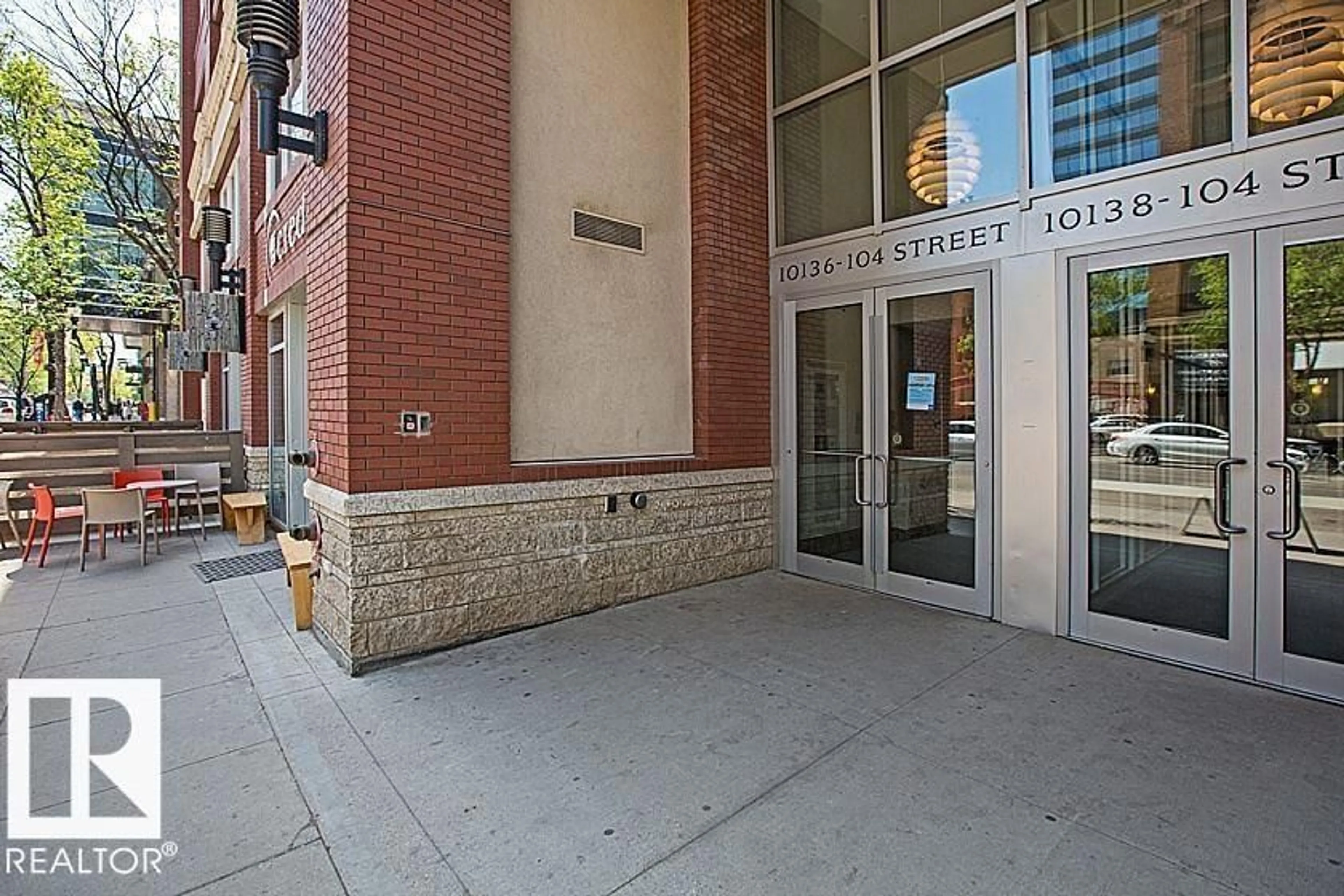 Indoor foyer for #801 - 10136 104 ST, Edmonton Alberta T5J0B5