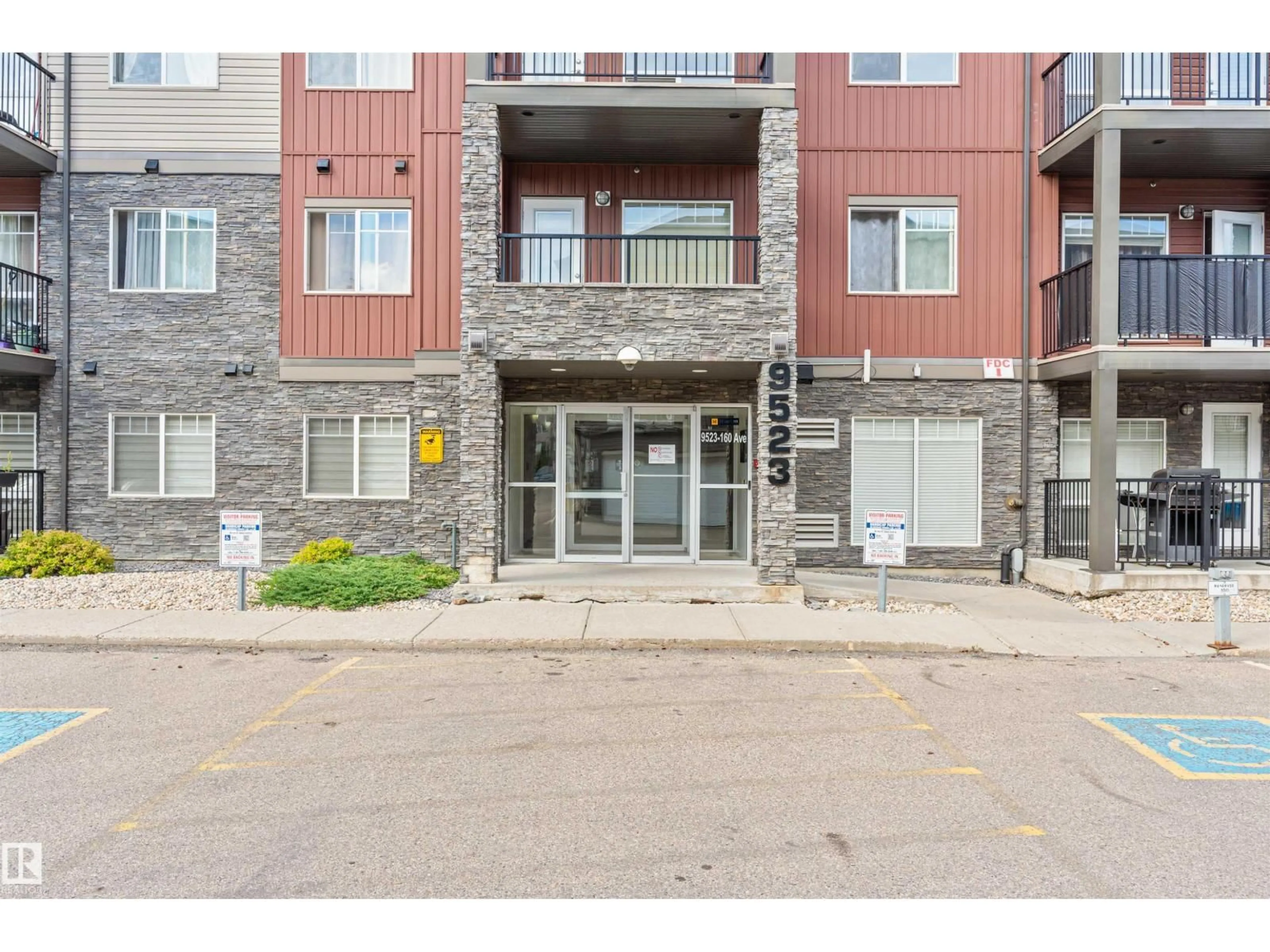 Unknown for 401 - 9523 160 AV, Edmonton Alberta T5Z0N1