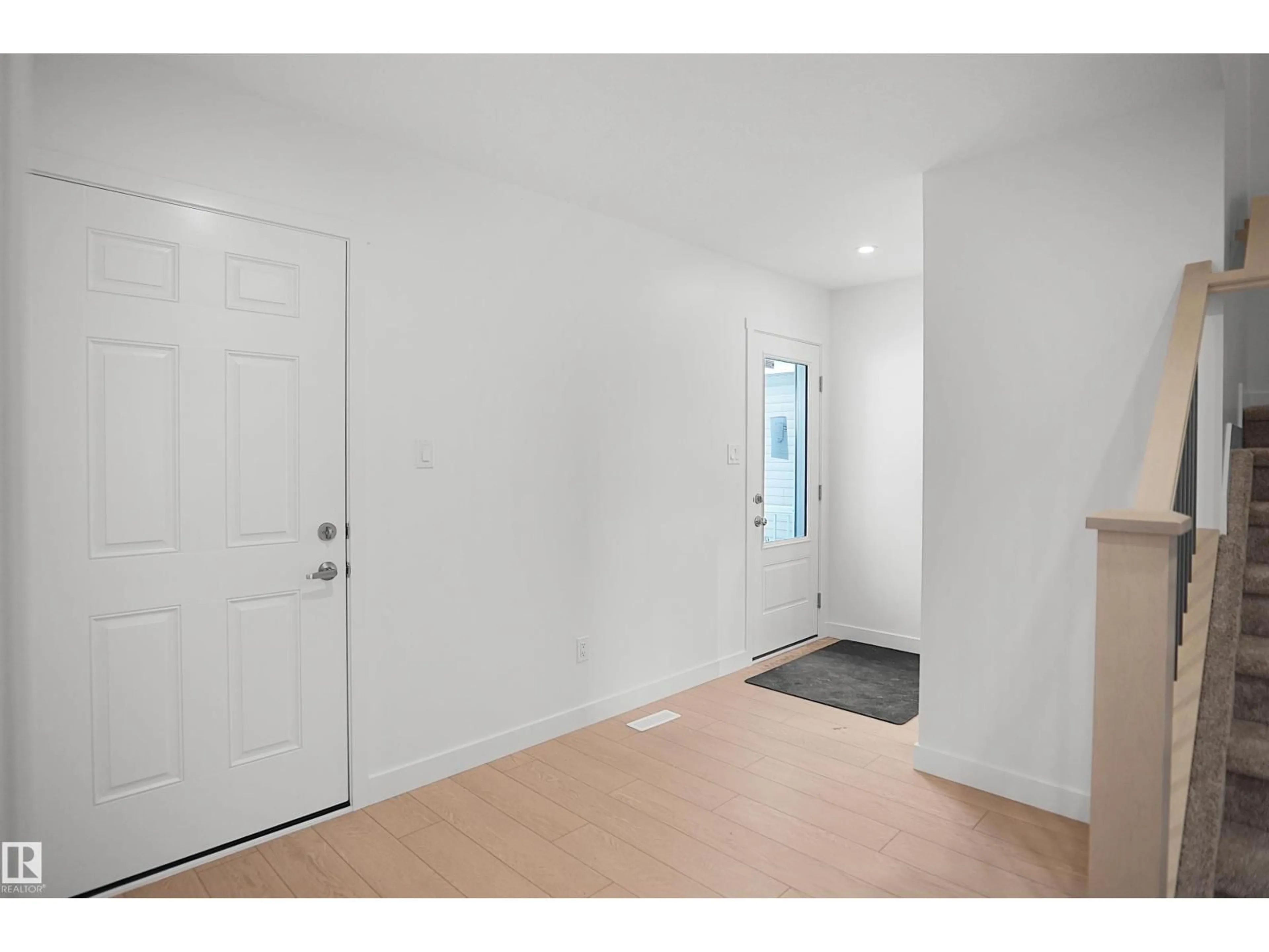 Indoor entryway for 21 EMMETT WY, Spruce Grove Alberta T7X3C7