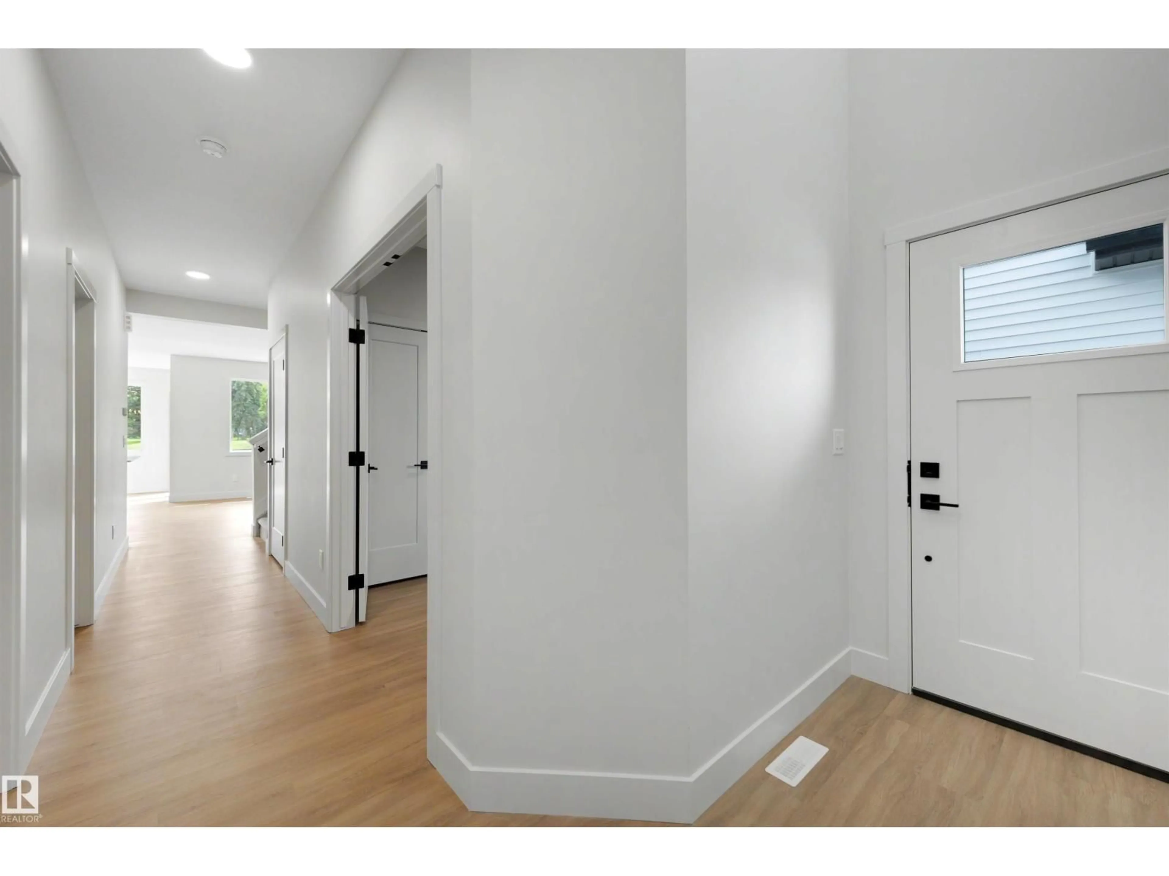 Indoor entryway for 16 GRAYSON GR, Stony Plain Alberta T7Z0A0