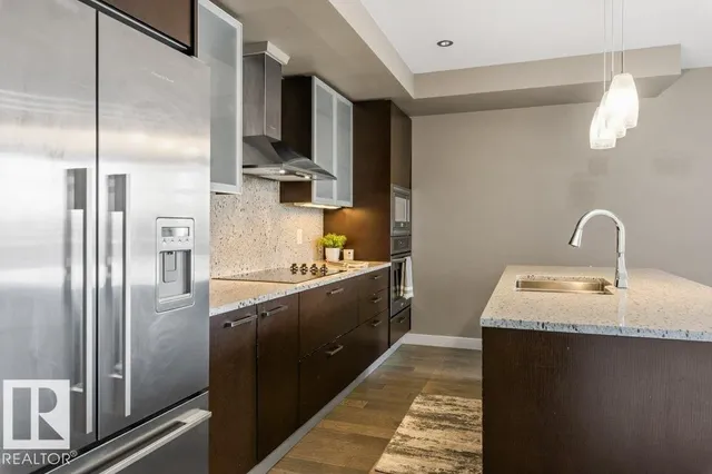 1102 105 ST NW, Edmonton 4