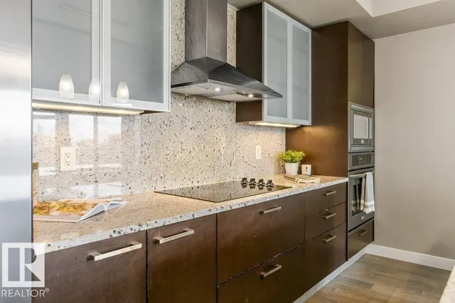 1102 105 ST NW, Edmonton 5