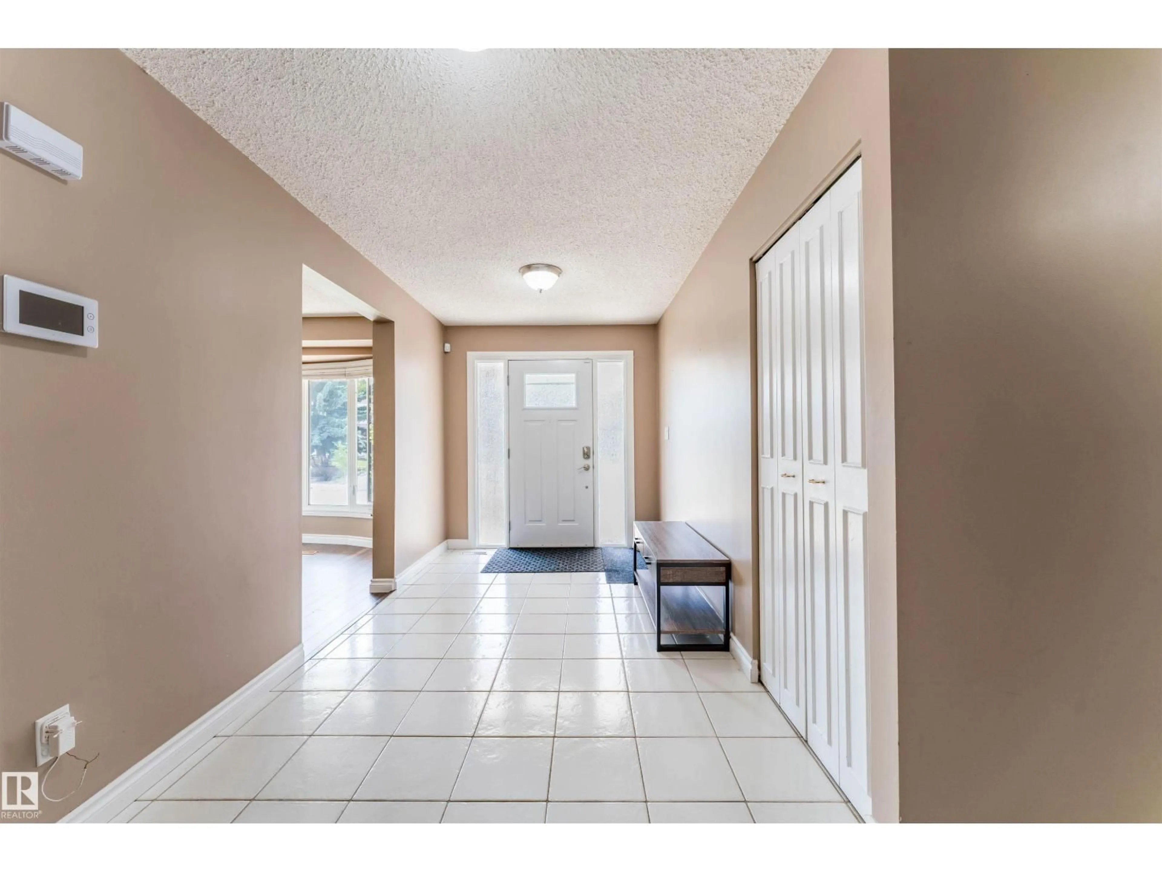 Indoor entryway for 190 GARIEPY CR, Edmonton Alberta T6M1A2