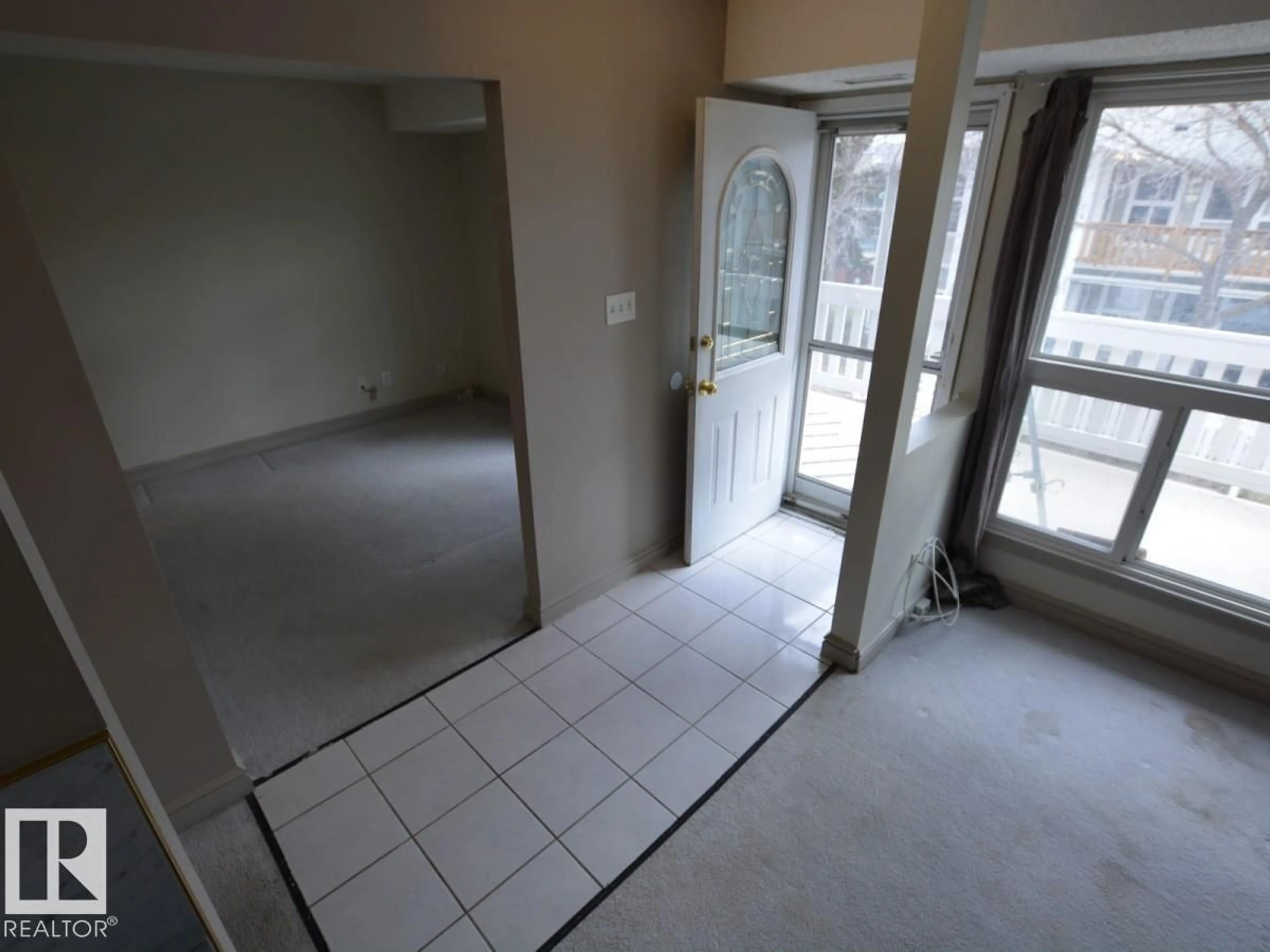 A pic of a room for #10 - 2703 79 ST, Edmonton Alberta T8A3K4