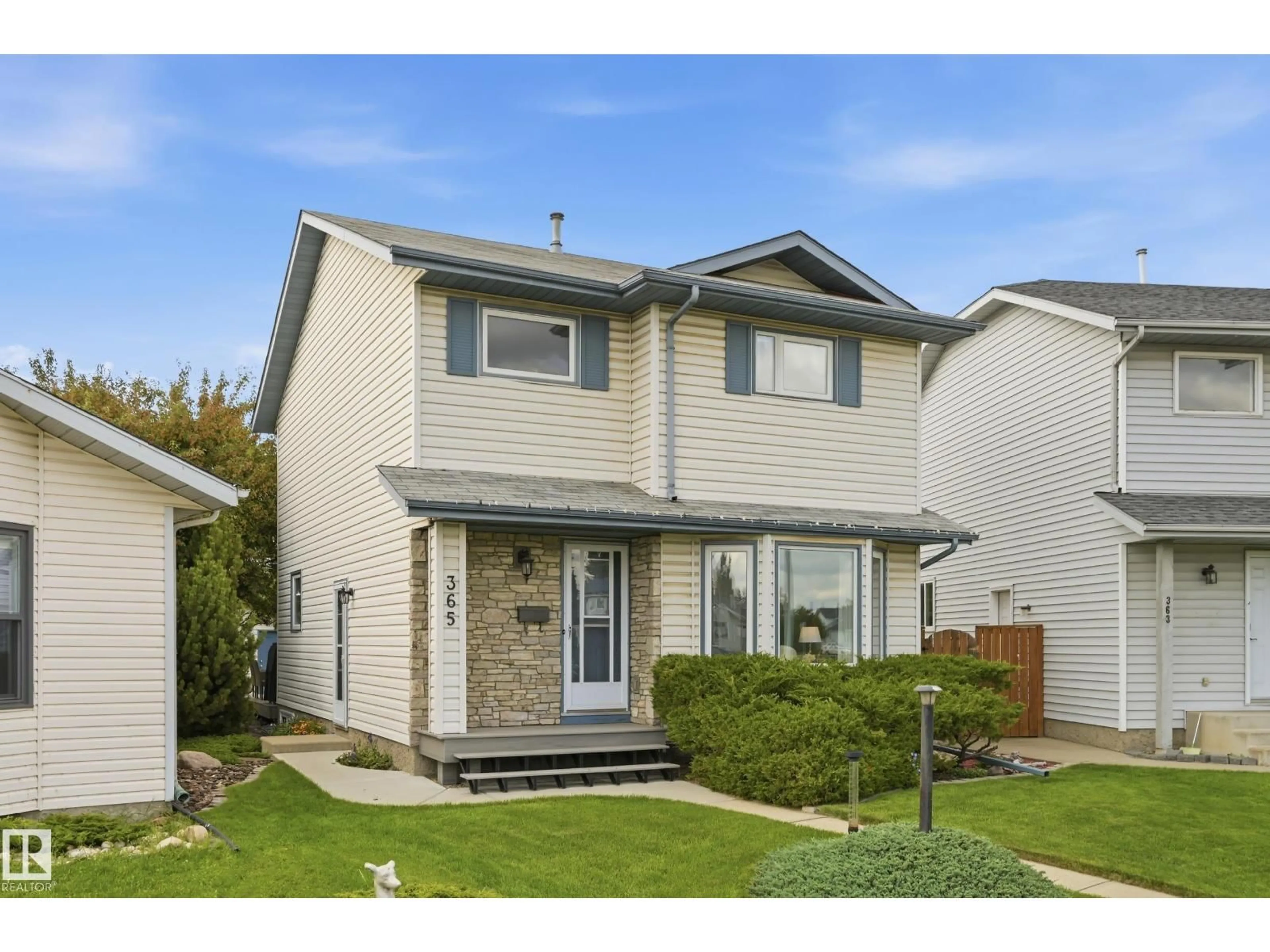 Home with vinyl exterior material, street for NW - 365 KLINE CR, Edmonton Alberta T6L6K8