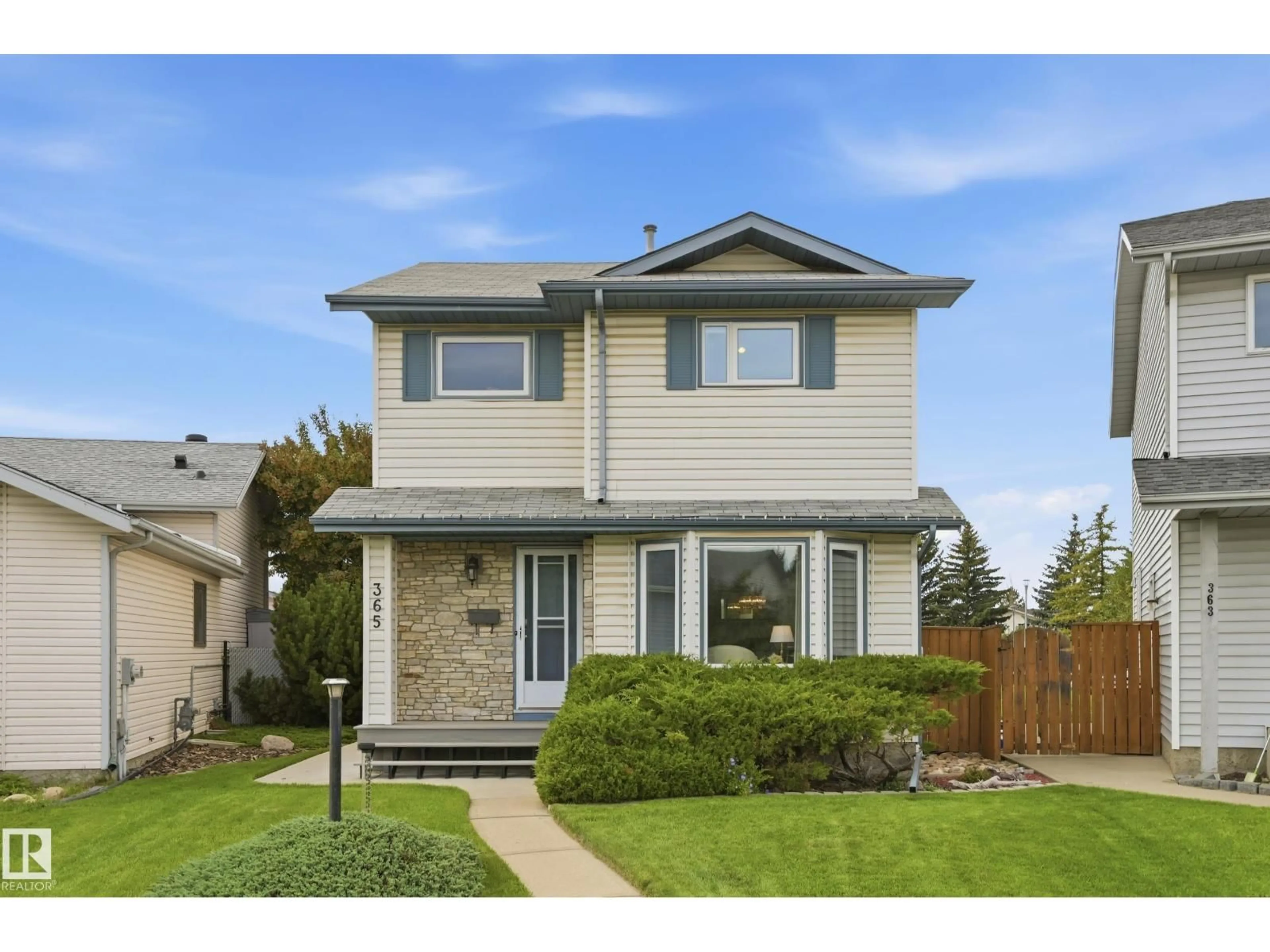 Home with vinyl exterior material, street for NW - 365 KLINE CR, Edmonton Alberta T6L6K8