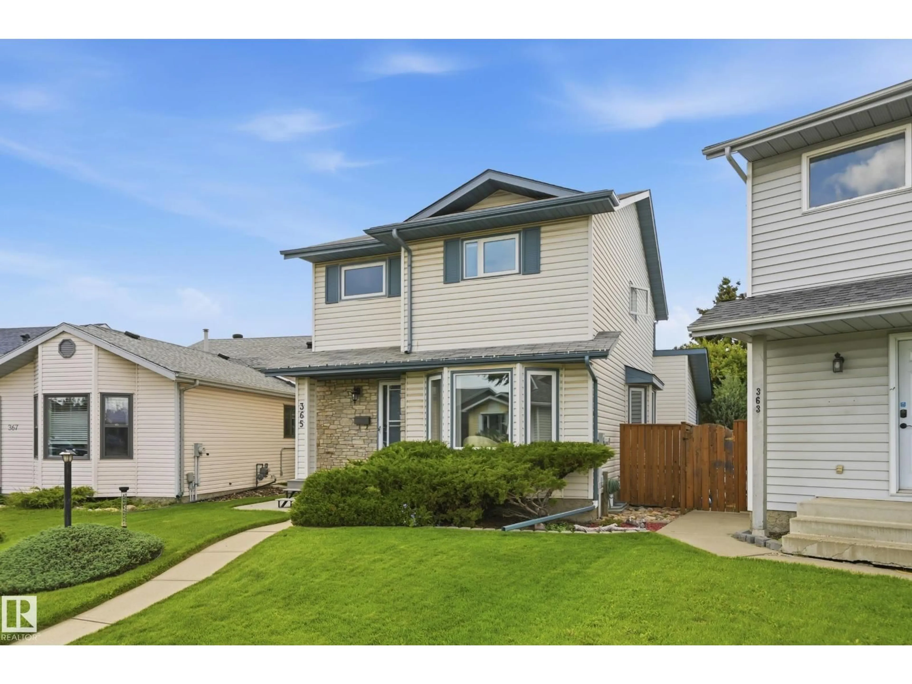 Home with vinyl exterior material, street for NW - 365 KLINE CR, Edmonton Alberta T6L6K8