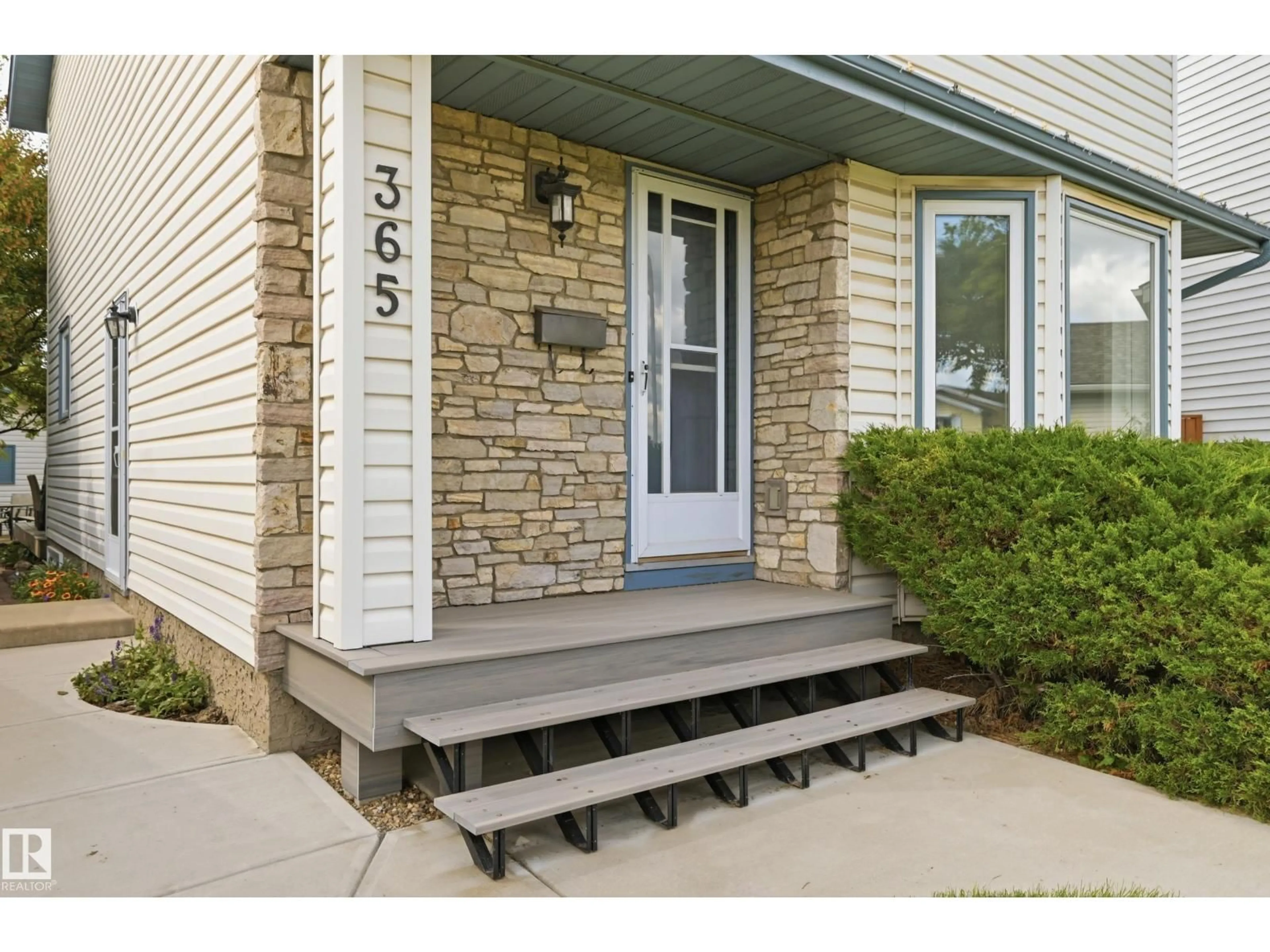 Indoor entryway for NW - 365 KLINE CR, Edmonton Alberta T6L6K8