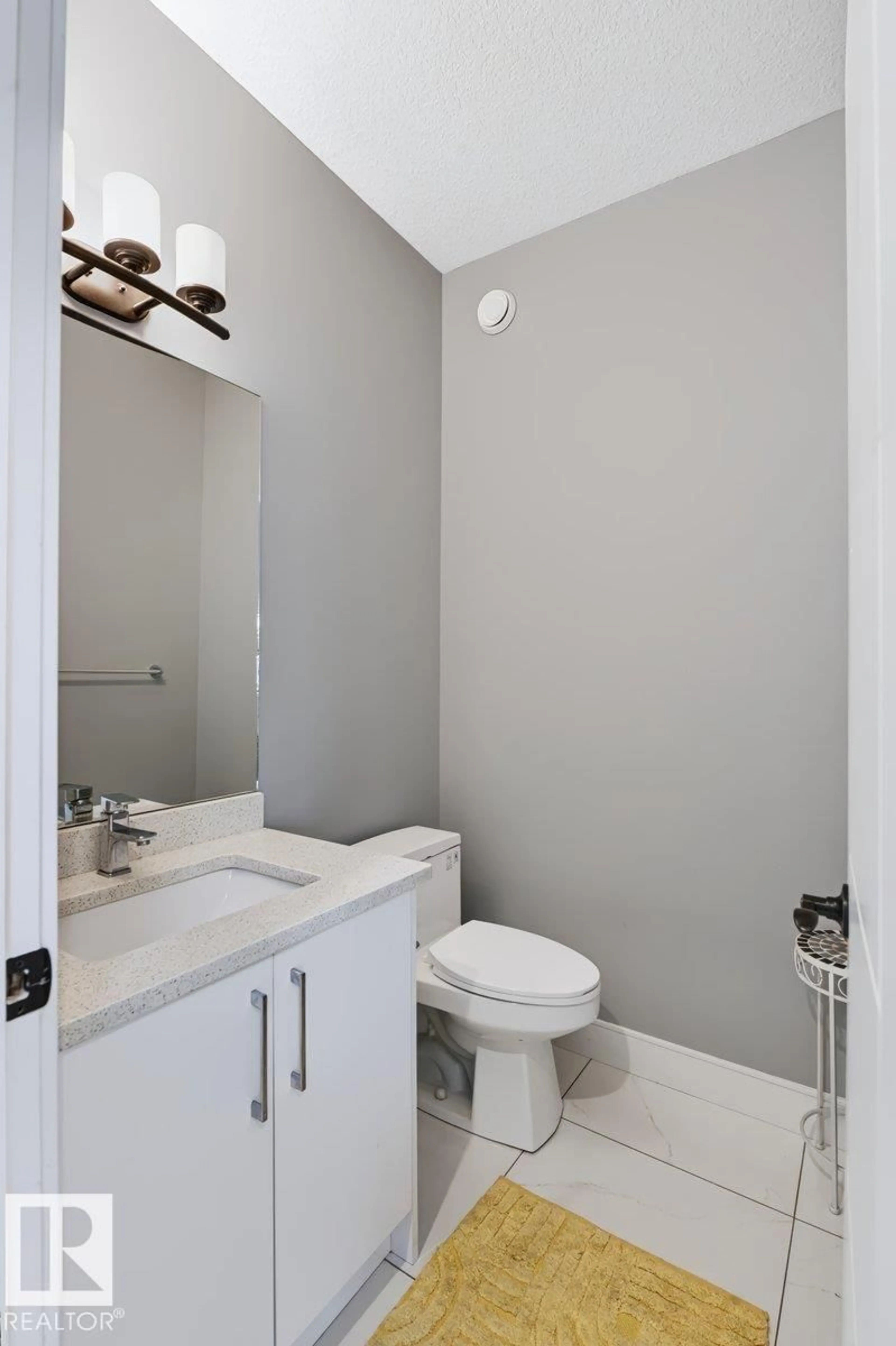 Standard bathroom, ceramic/tile floor for 527 MERLIN LD, Edmonton Alberta T5S0L9
