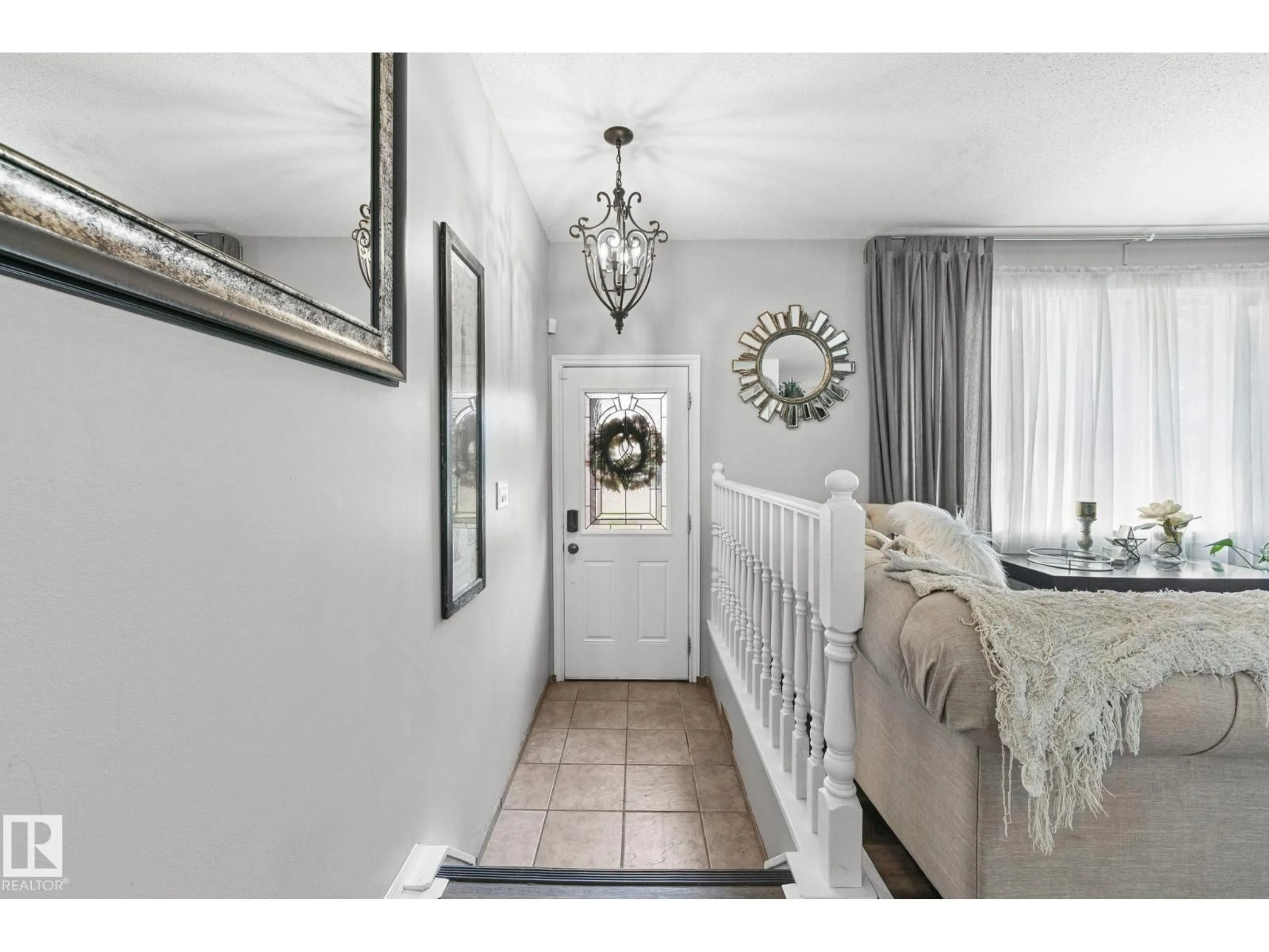 Indoor entryway for 11119 31ST NW, Edmonton Alberta T5W1W9