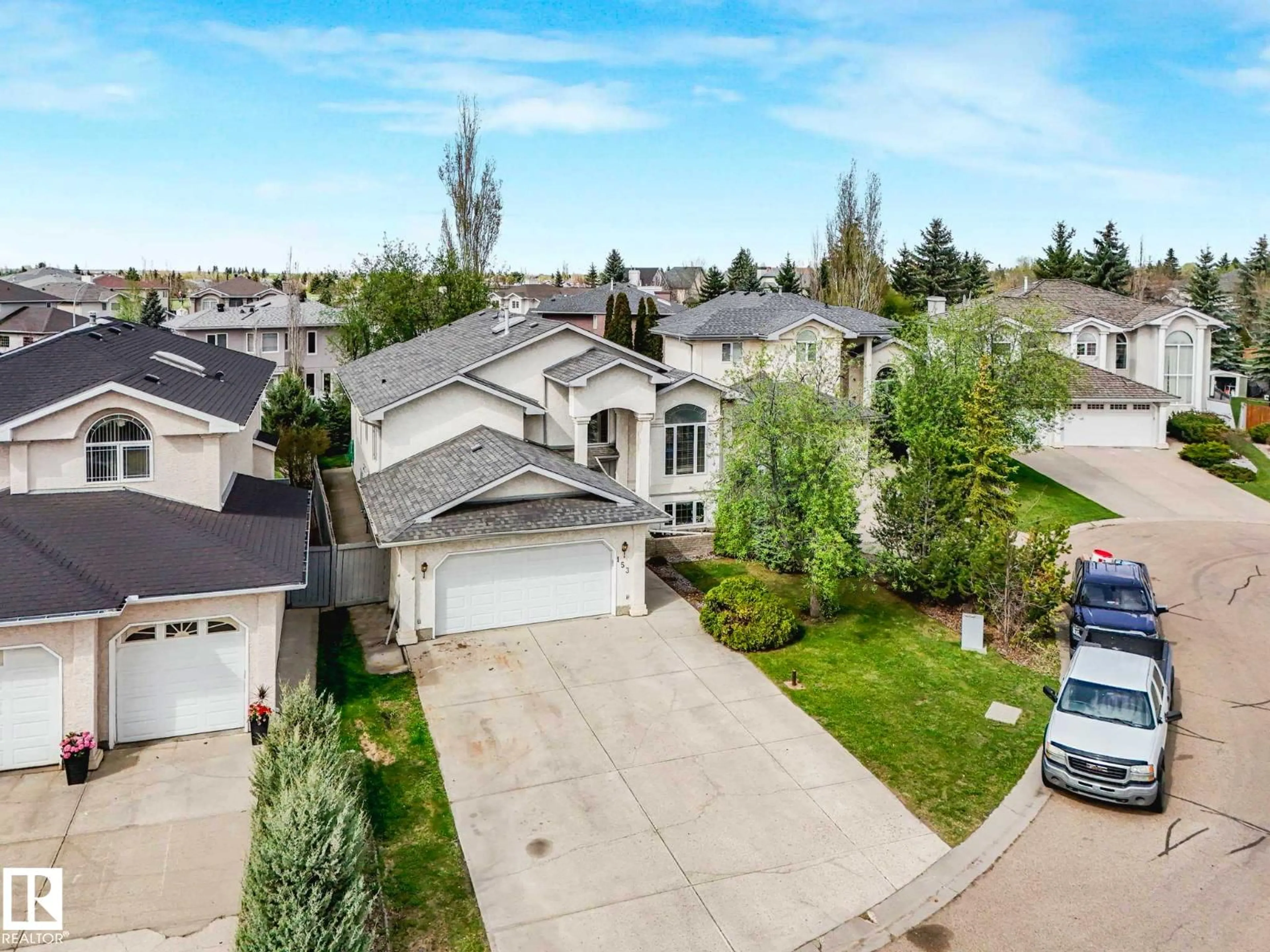 A pic from outside/outdoor area/front of a property/back of a property/a pic from drone, street for 153 KULAWY DR, Edmonton Alberta T6L6Y9