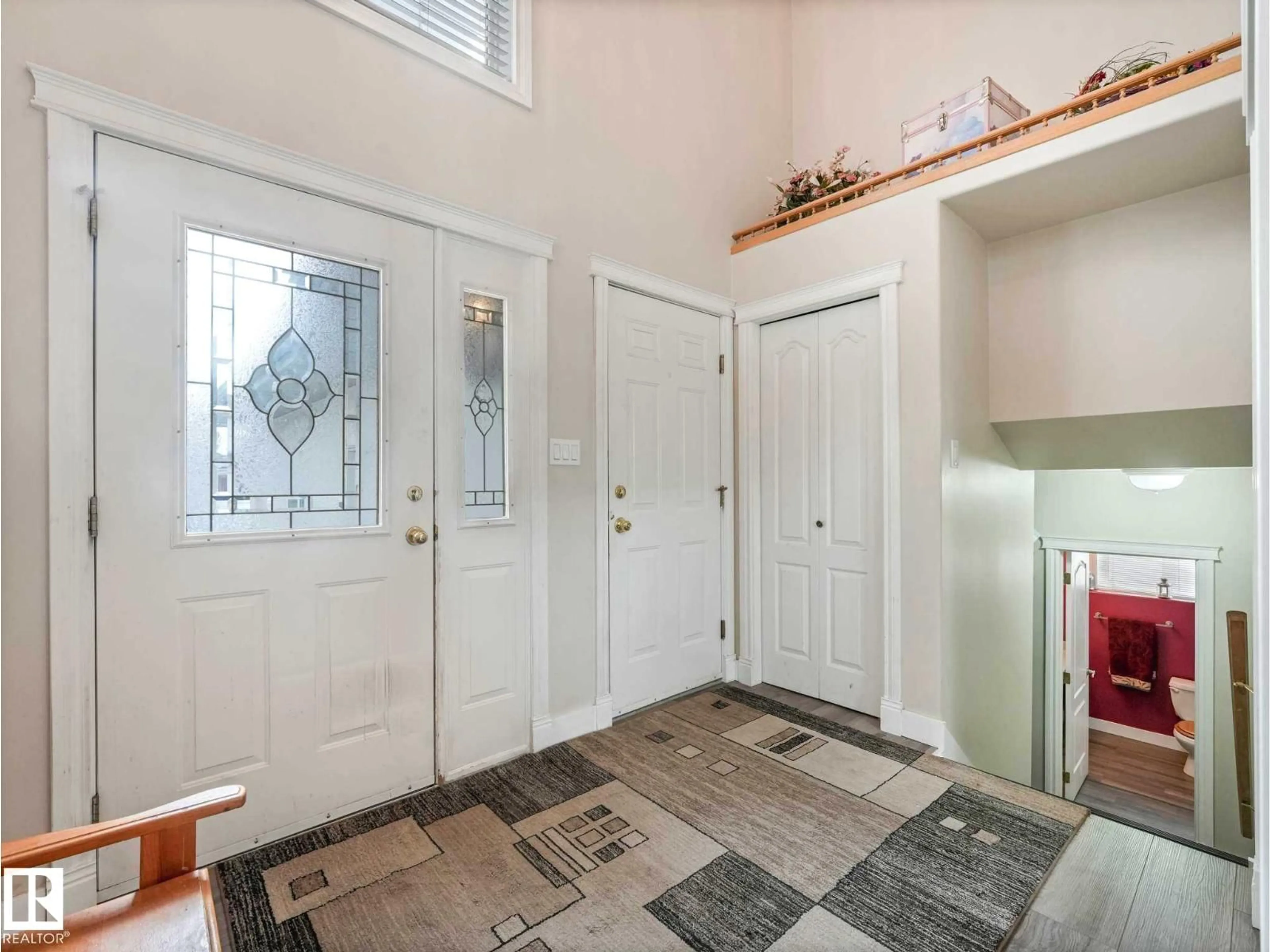 Indoor entryway for 153 KULAWY DR, Edmonton Alberta T6L6Y9