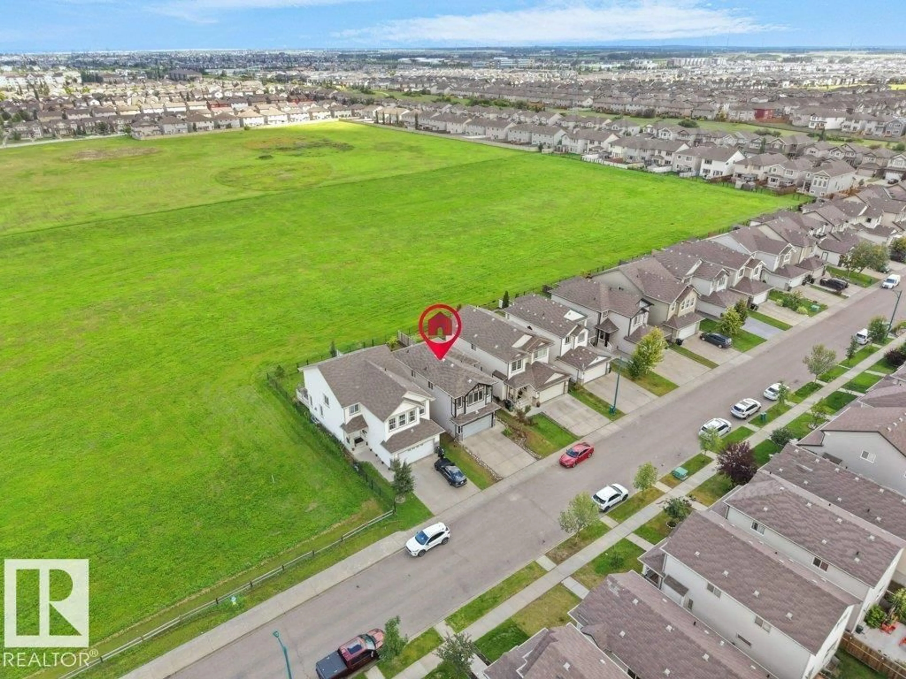 A pic from outside/outdoor area/front of a property/back of a property/a pic from drone, street for 3010 17A AVE AVE, Edmonton Alberta T6T0R8