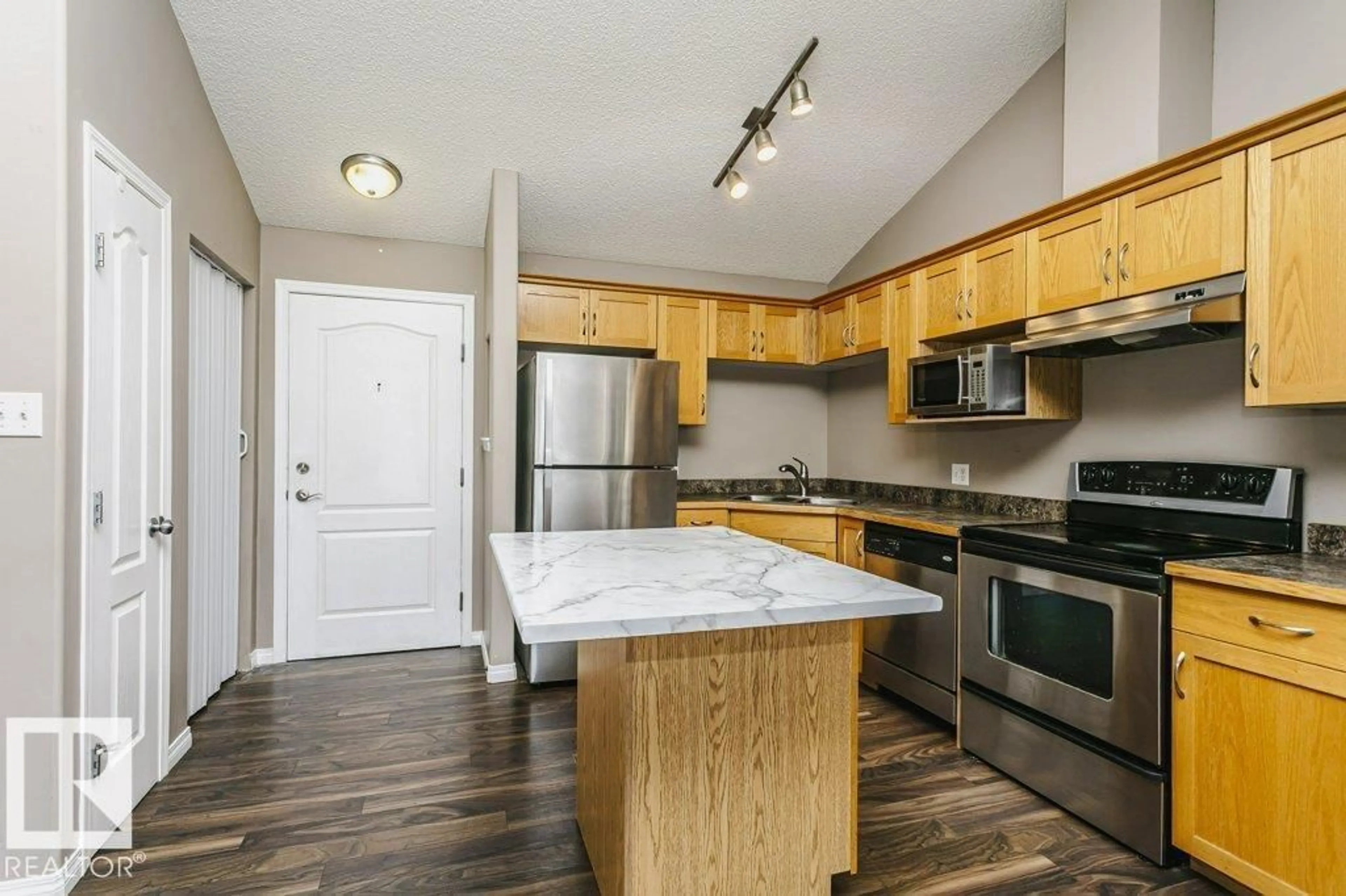 Unknown for 411 - 3425 19 ST, Edmonton Alberta T6T2B5