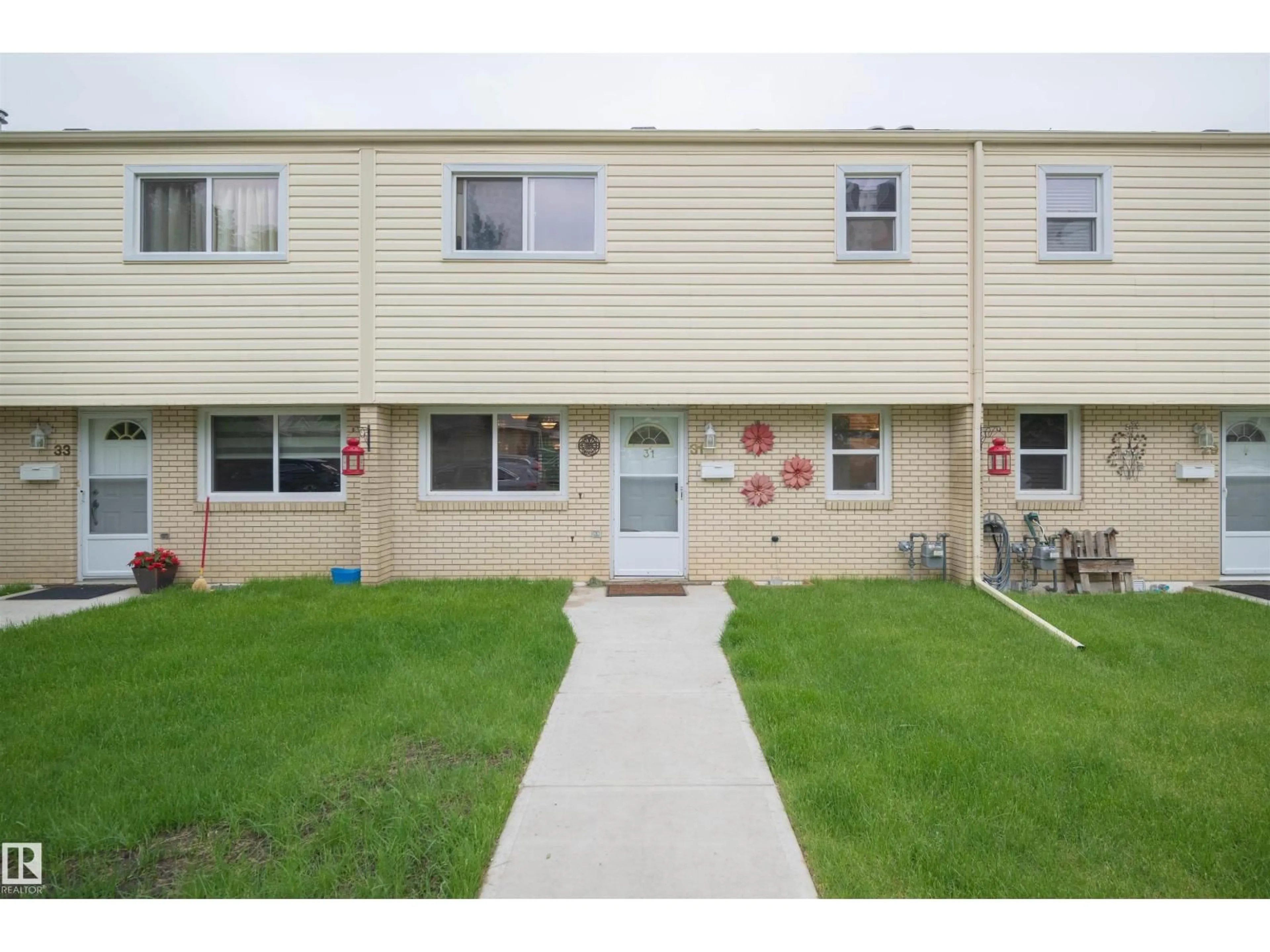 Unknown for 31 ROYAL RD, Edmonton Alberta T6J2E7