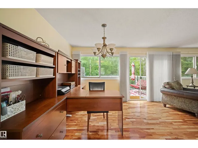 31 ROYAL RD, Edmonton 5