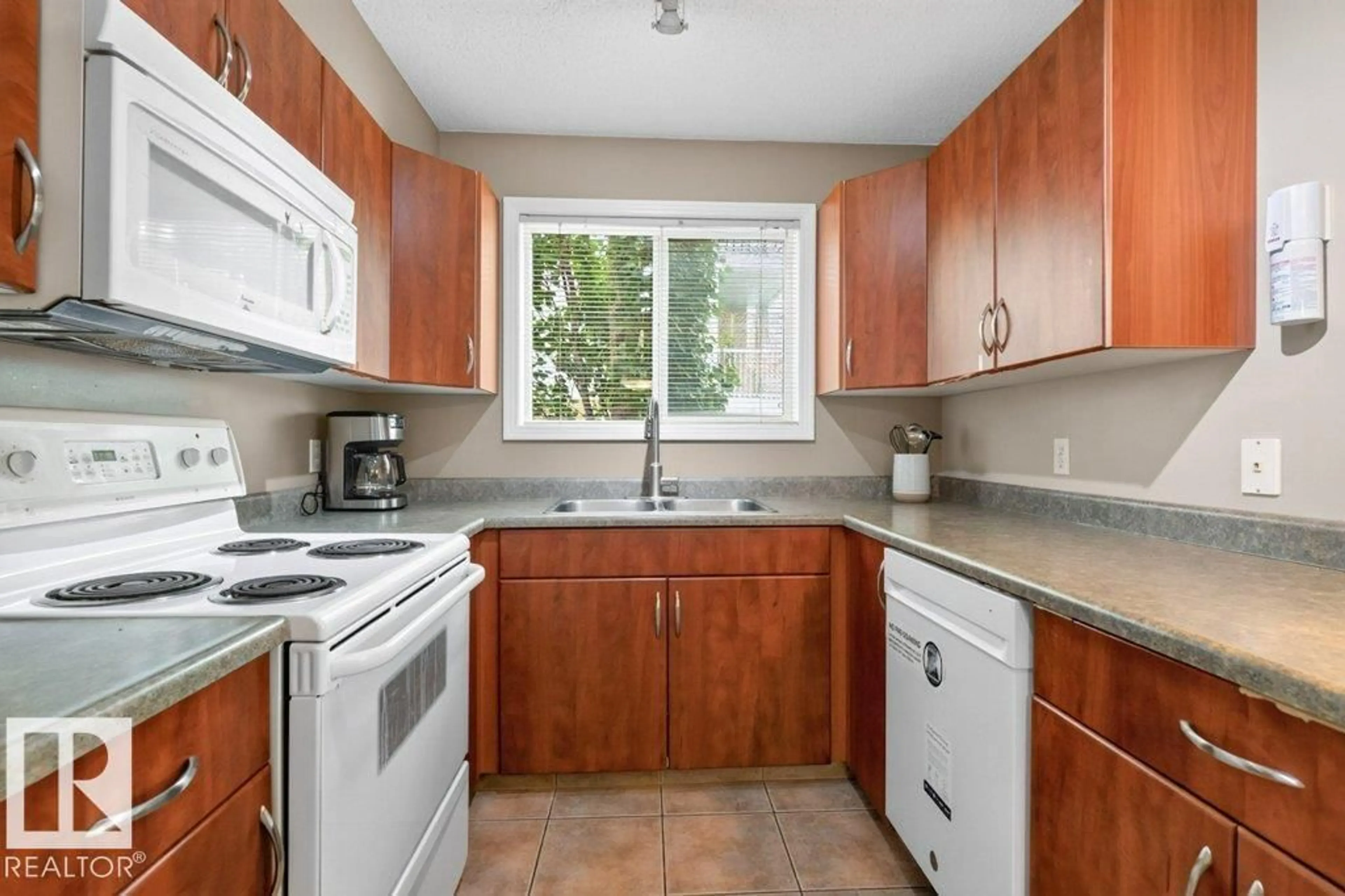 Standard kitchen, unknown for #201 - 10528 77 AV, Edmonton Alberta T6E1N1